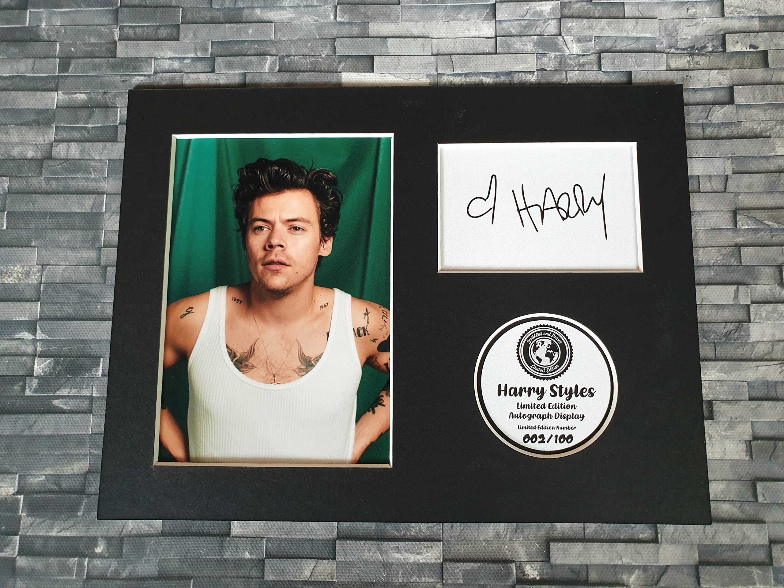 Harry Styles - Limited Edition Signed Autograph Display - Mounted and Ready to be Framed - One Direction - Green