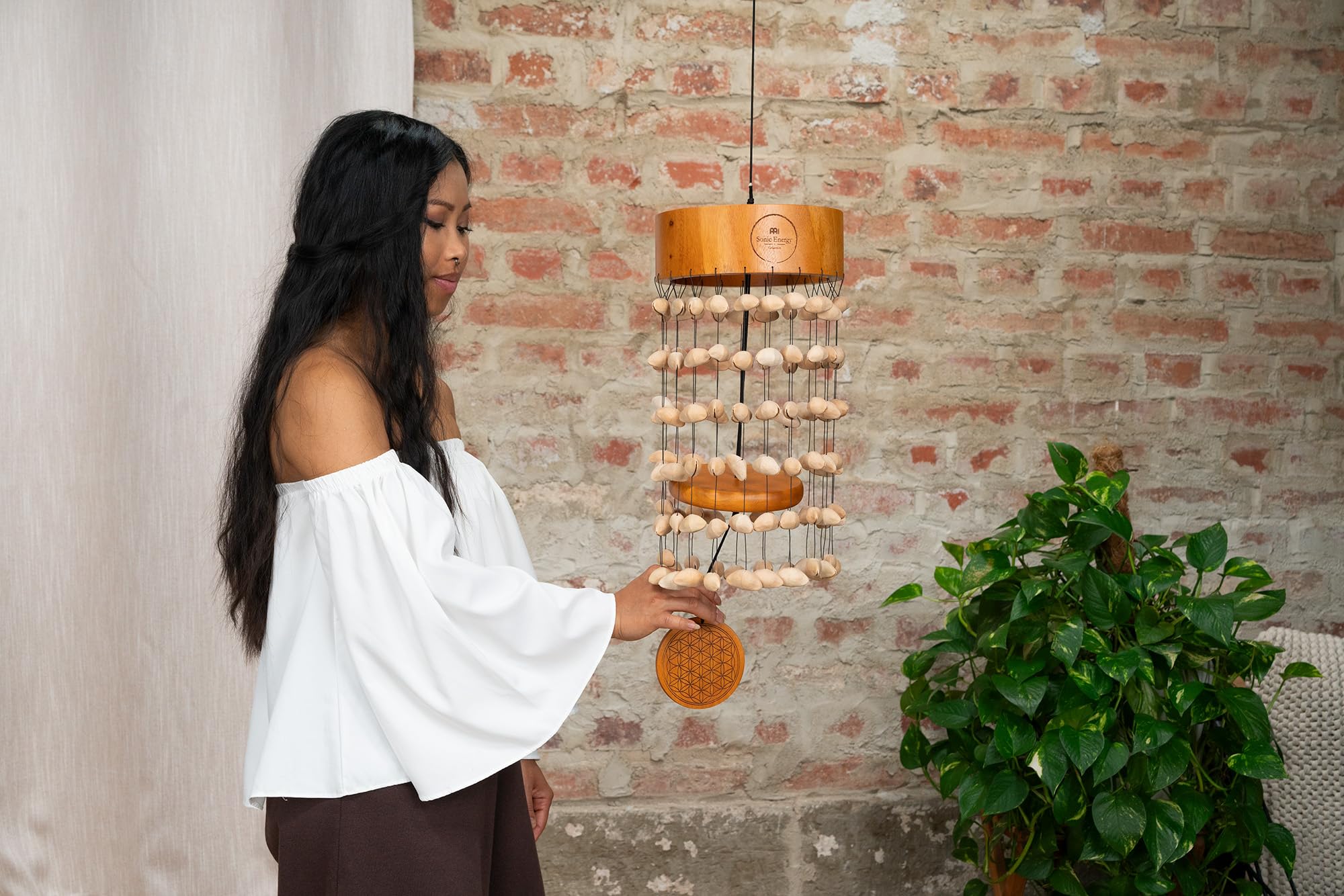 Sonic Energy Kenari Meditation Chime – Windspiel aus Nussschalen – Mit Flower of Life Pendel – Für Heim- und Studiodekoration (SKMCHFOL)