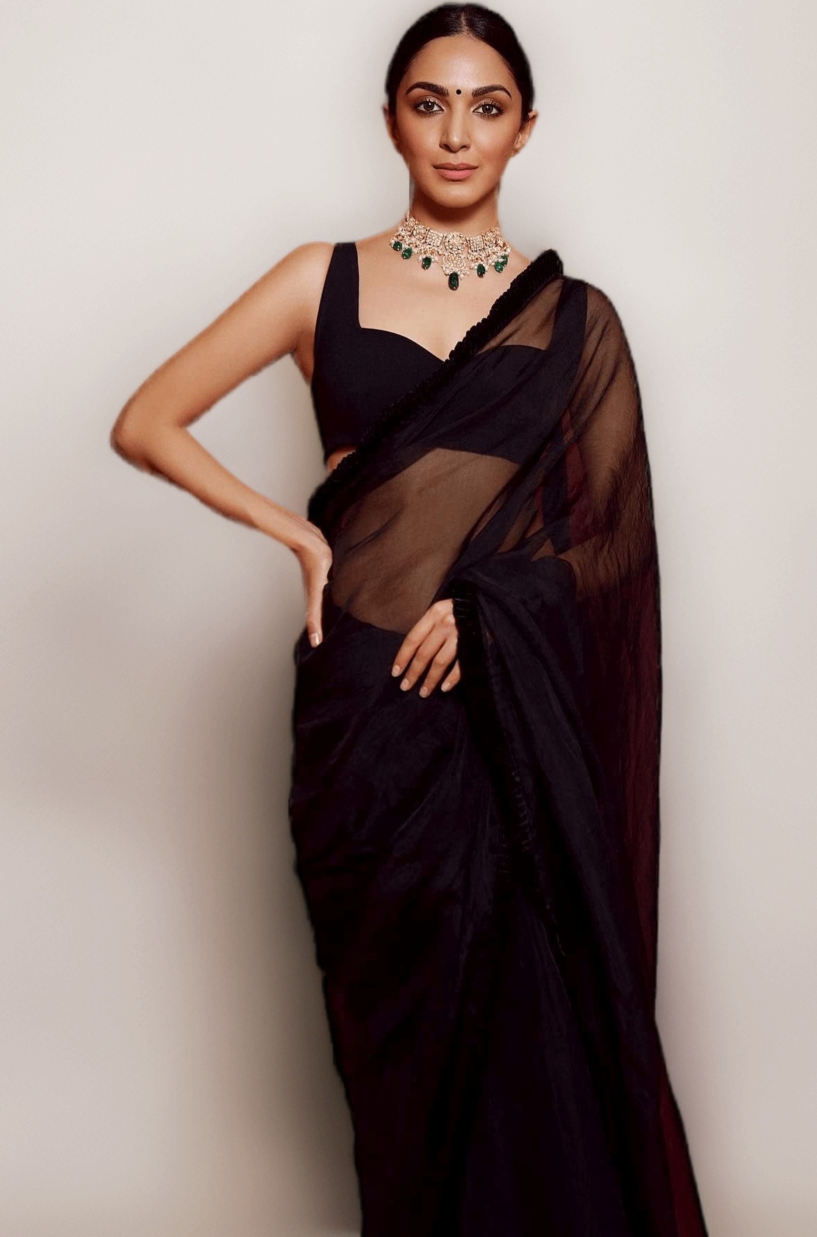Women's Plain Georgette Saree With Unstitched Blouse Piece (Kiara Advani Black Saree)
