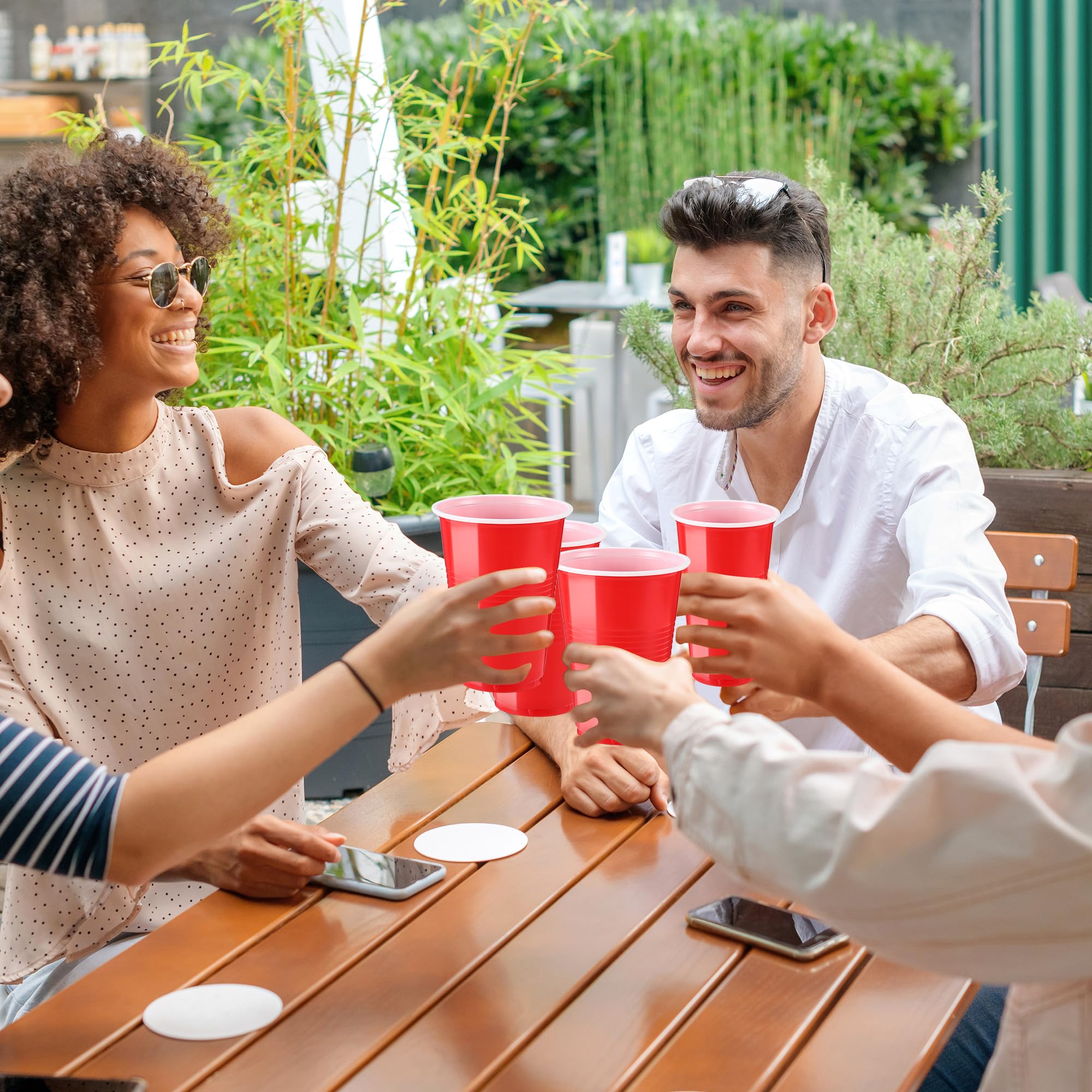 Beer Pong, 50 Bicchieri Beer Pong e 12 Palline da P ing Pong， 500ML Bicchieri da Birra Pong riutilizzabili，Ottimo per Cocktail Party, Giochi alcolici, Feste, Compleanni, Matrimoni, Campeggio