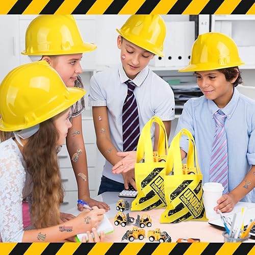 Miniatura 7 de 58 piezas de suministros de fiesta de cumpleaños de construcción, incluye 12 sombreros, 12 chalecos, 12 bolsas de mano, 12 mini camiones de juguete