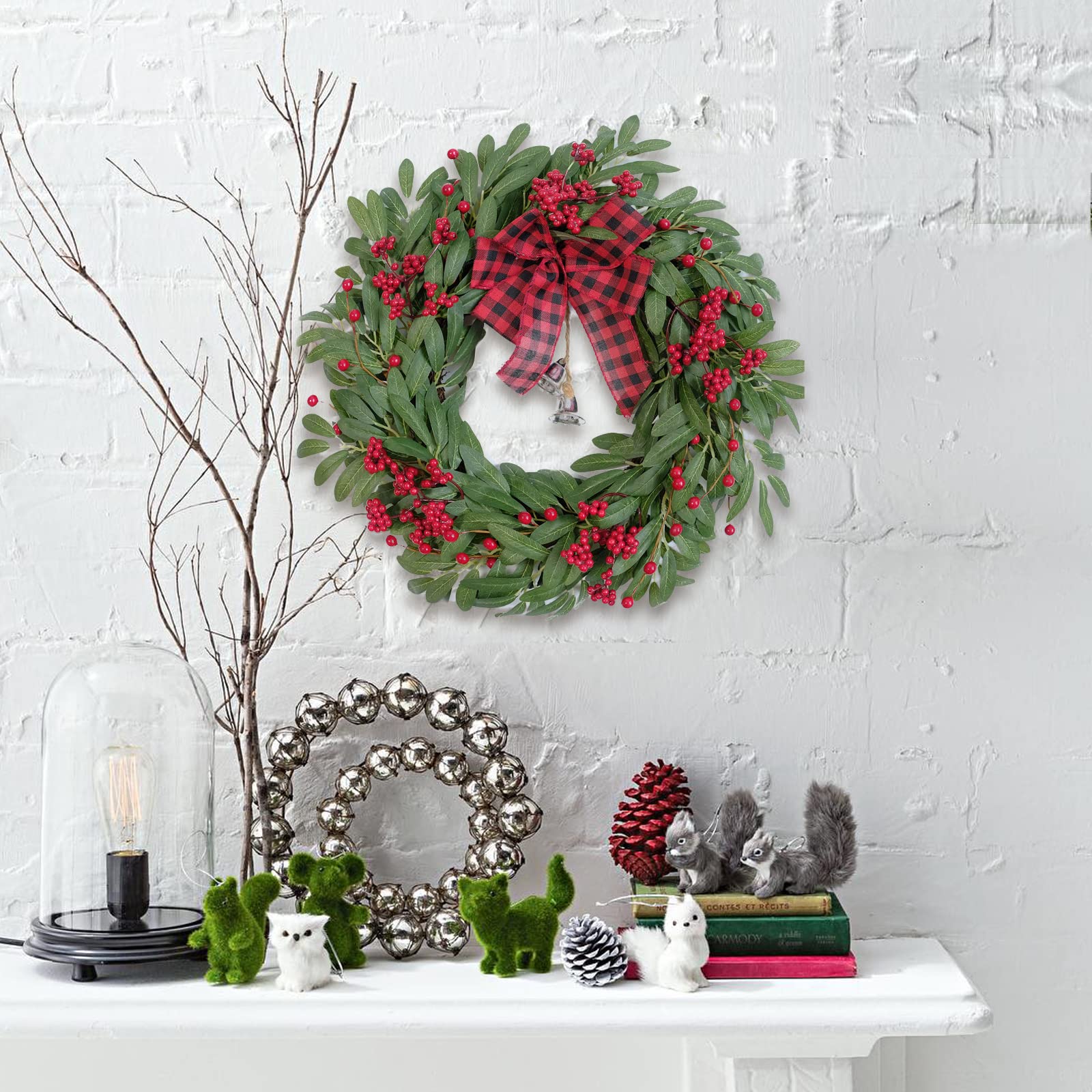 Ghirlanda di oliva di Natale per porta d'ingresso di Natale Red Berry Ghirlanda di foglie di fiocco invernale con bacche rosse e Jingle Bell Farmhouse Front Door Corona