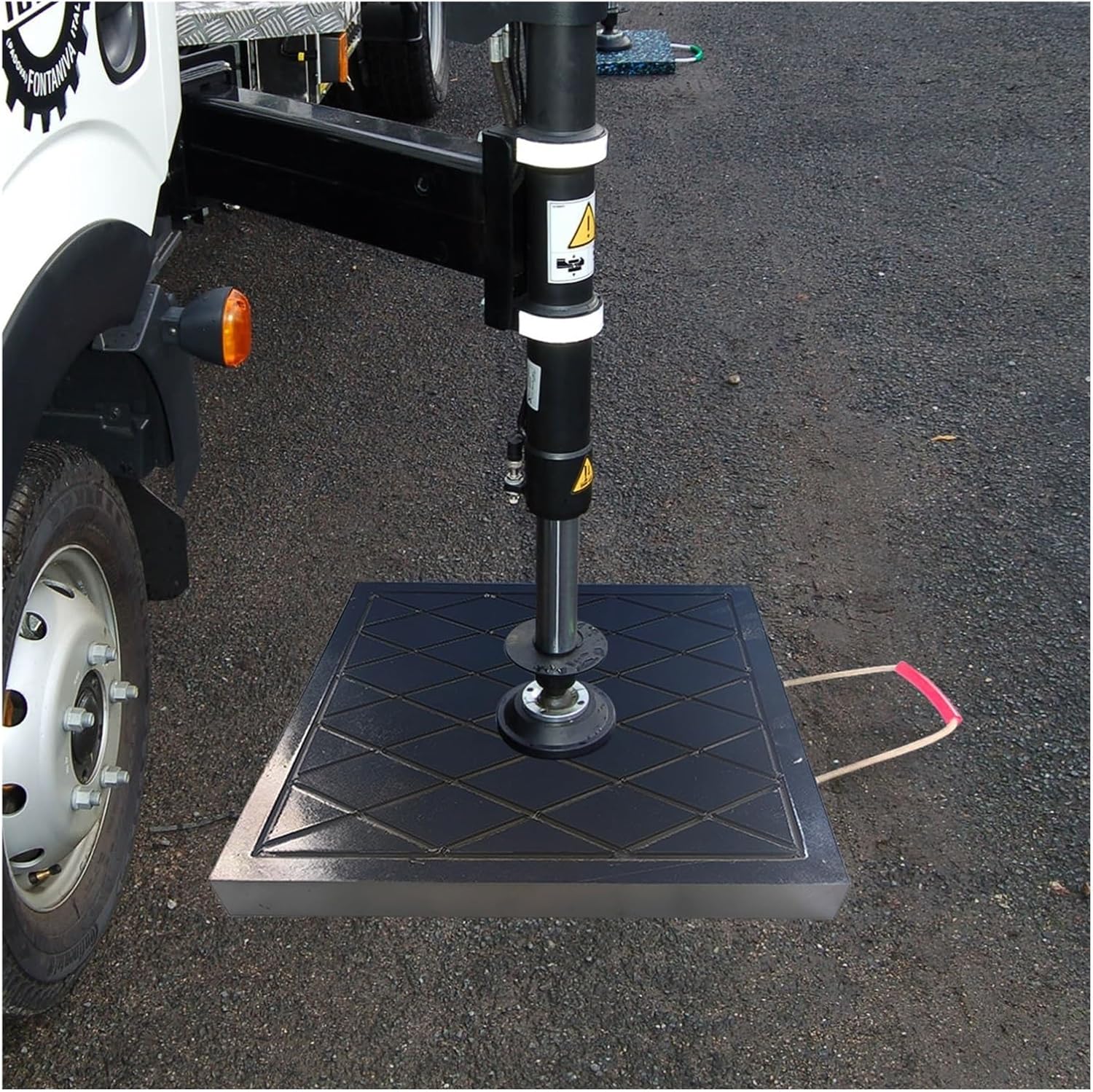 High Density Heavy Duty Outrigger Pad, Stackable Rv Leveling Pad for Tow Truck/Wrecker Landing Gear, Green Black Crane Stabilizer Pads Kit with Portable Rope Handle(Style B,30x30x5cm (11.8x