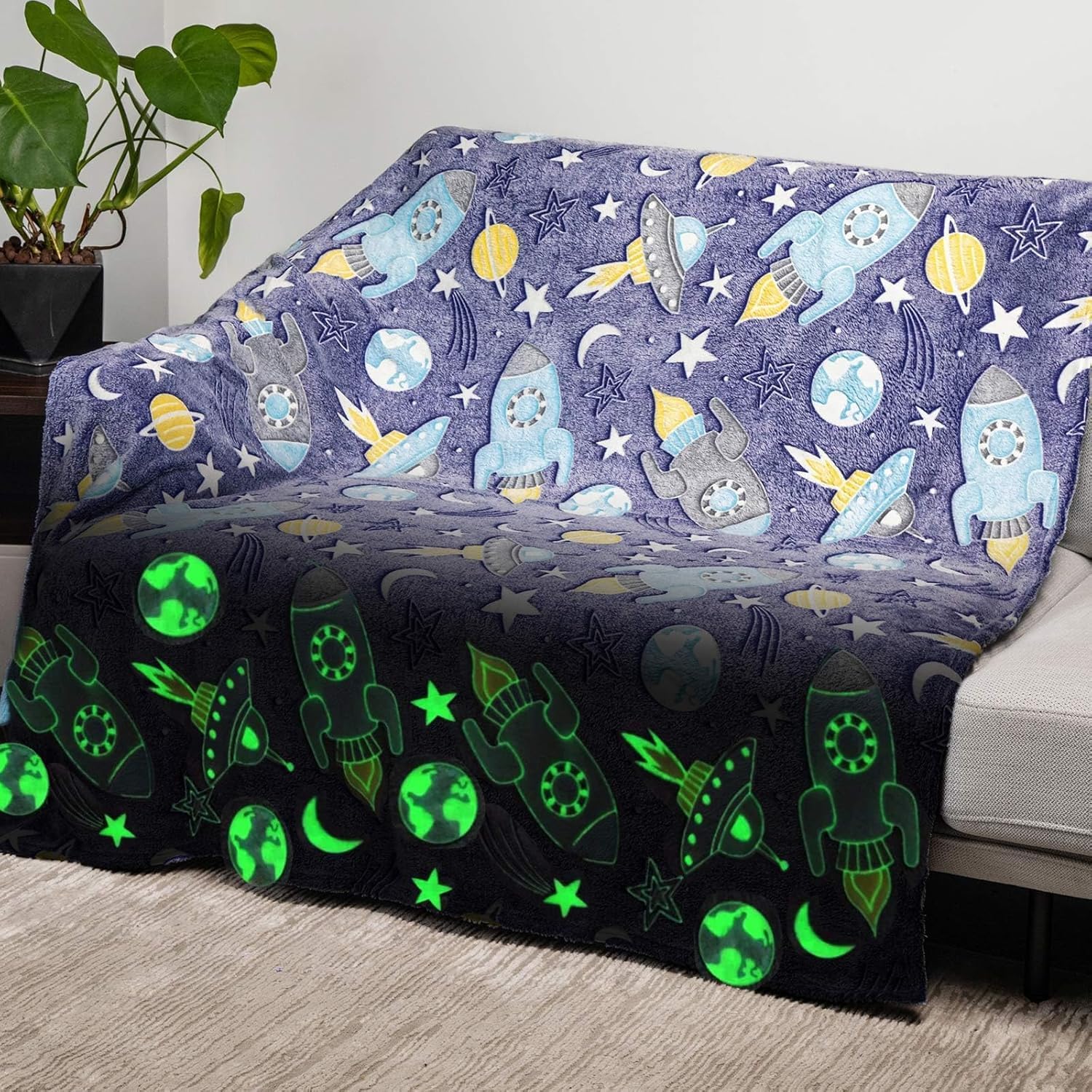 DOCAT Glow Blanket for Kids 0-15 Years, 200×152 cm Double Bed Blanket for Girls Boys, Soft Cozy Flannel Fleece Throw Blankets for Winter, Radium Blanket Ideal Gift for Boys & Girls (Cosmic Rockets)