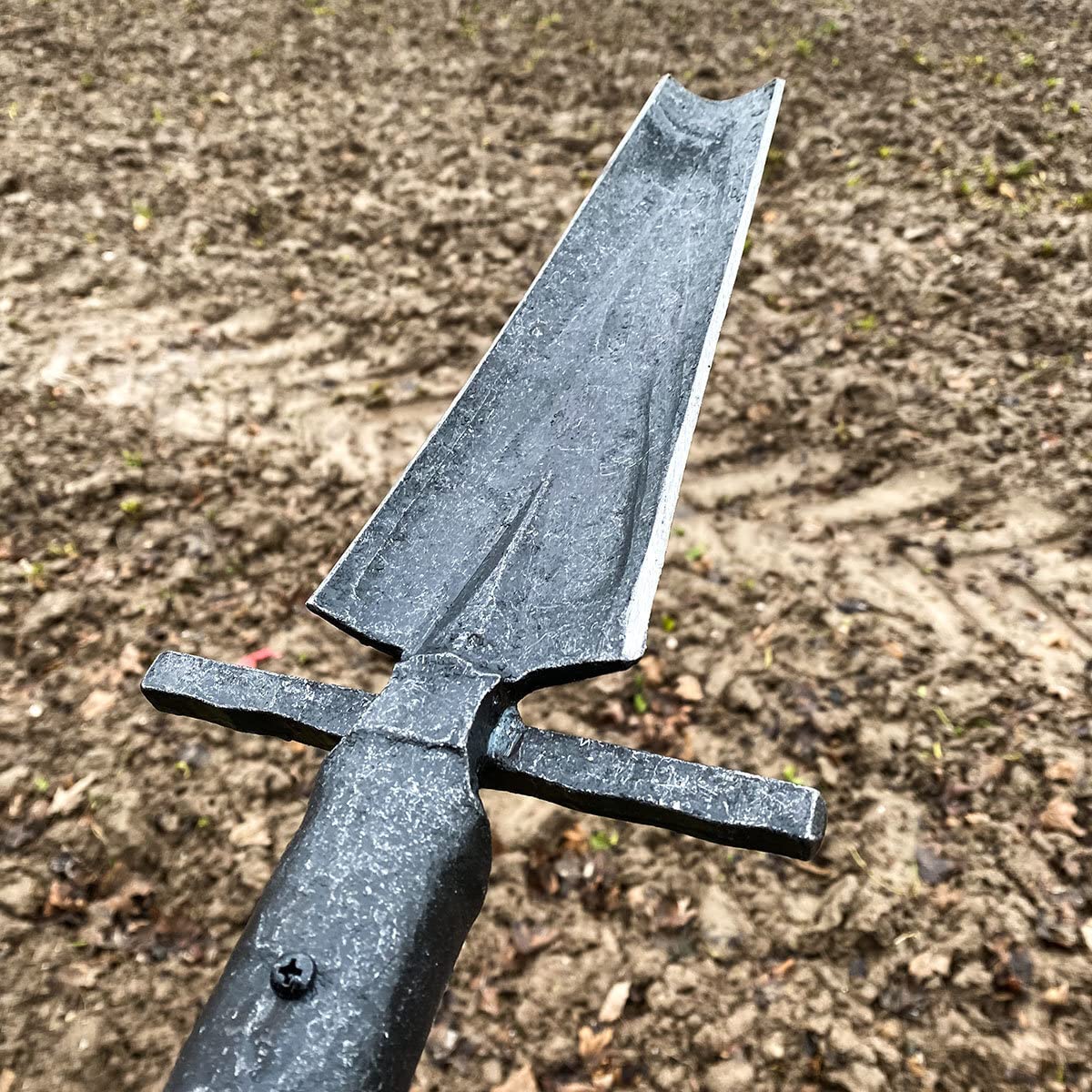 Unbekannt Unkrautstecher aus einem Stück Stahl, handgeschmiedet mit Tritt und Eschen-T- Stiel (85 cm)