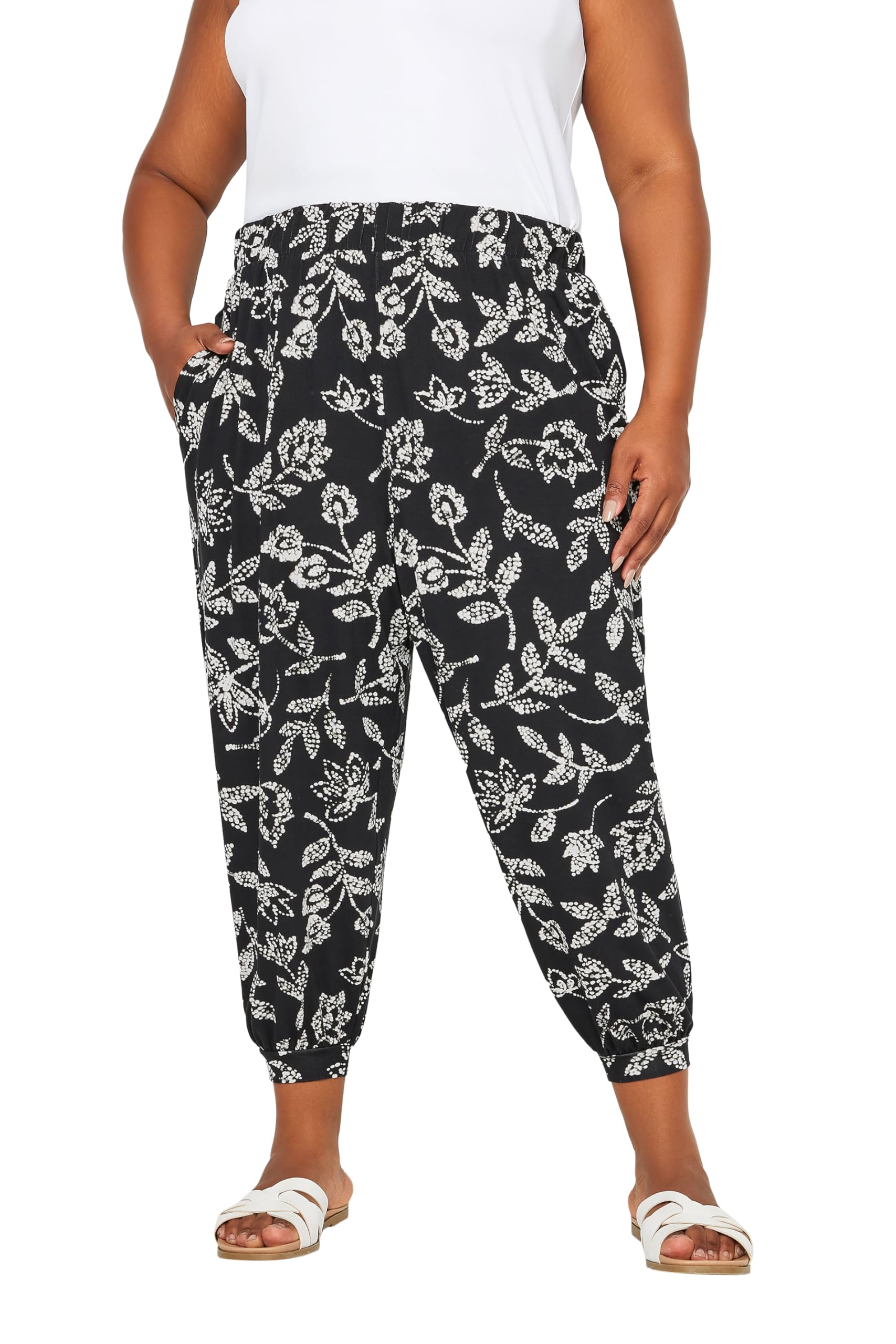 Yours Women's Cropped Harem Trousers in Black | Size: 26-28