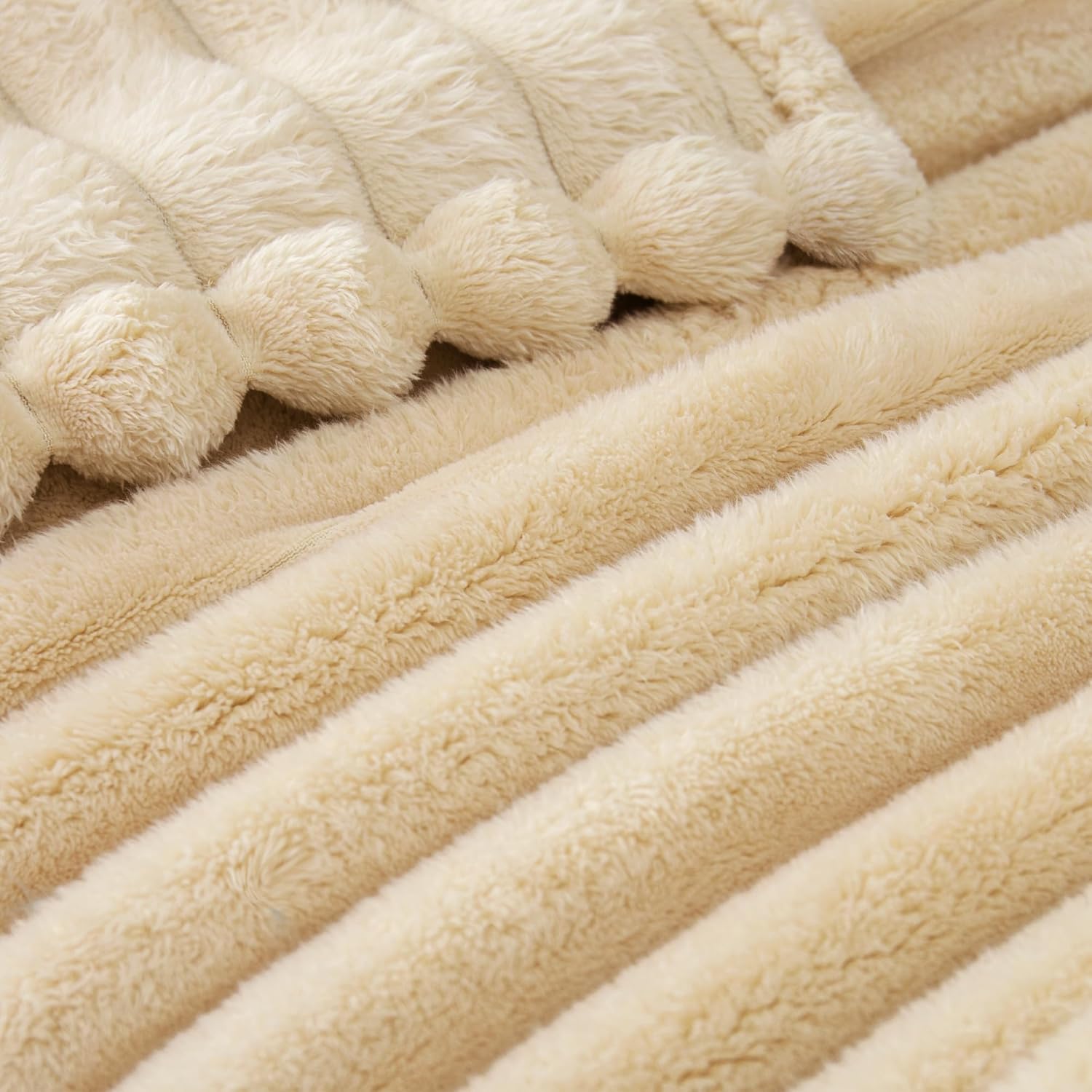 Exclusivo Mezcla Fleece Throw Blanket for Couch, Super Soft Striped Jacquard Bed Blanket, Lightweight Fuzzy Cozy for All Seasons, 50x60 Inches, Beige