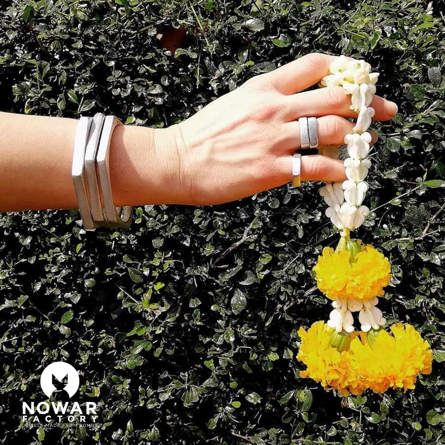 NOWAR FACTORY 3 Bracciali Esagonali Rigidi in Alluminio Satinato Irregolare, Fatti a Mano da Metallo Riciclato, Nichel Free, Idea Regalo per Donna Ragazza Mamma, Elegante e Sostenibile