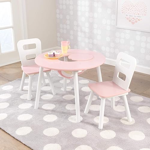 Miniatura 4 de KidKraft Juego de mesa redonda de madera y 2 sillas con almacenamiento de malla central color rosa y blanco y juego de utensilios de cocina pastel