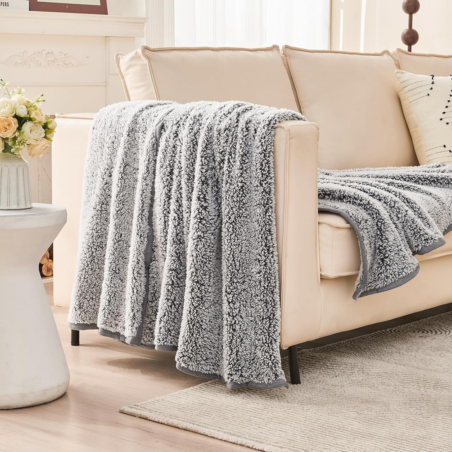 EMME Coperta in pile Sherpa, morbida, per divano, letto (grigio, 228,6 x 228,6 cm)