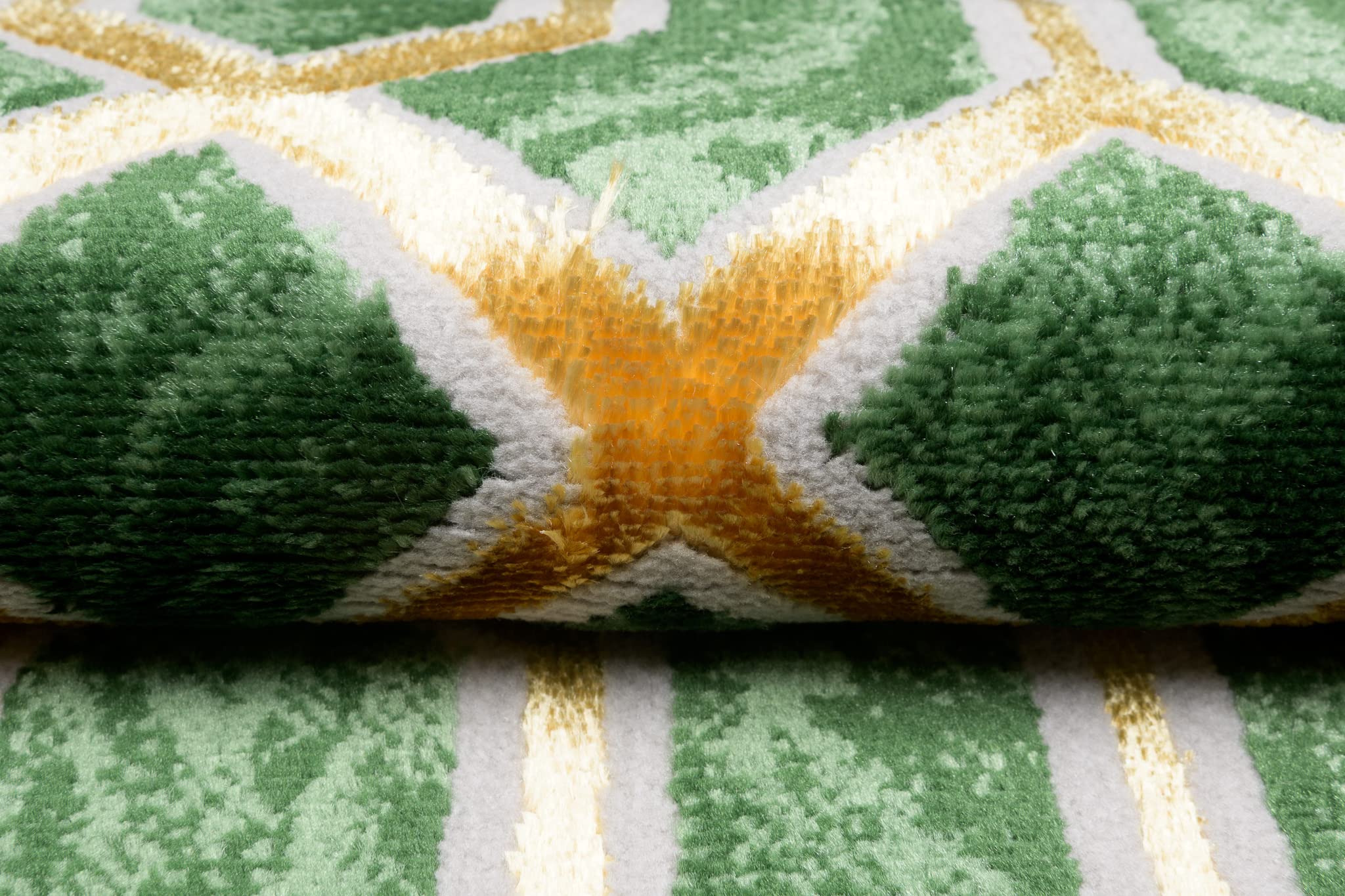 TAPISO Turmalin Tapis de Salon Chambre Salle à Manger Ado Bureau Entrée Design Moderne Vert Or Brillant Moucheté Hexagones Géométrique Intérieur Doux Poils Ras 80 x 150 cm