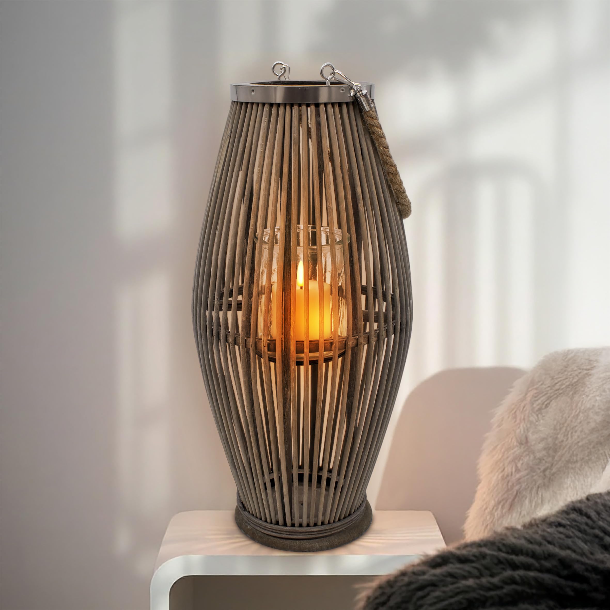 XXL Bambus Laterne Shabby grau mit Kerzenglas - 50 x 24 cm - Holz Windlicht mit Jute Seil zum Hängen - Garten Deko Kerzenhalter Gartenlaterne Leuchte zum Hängen für Balkon Terrasse Innen Außen