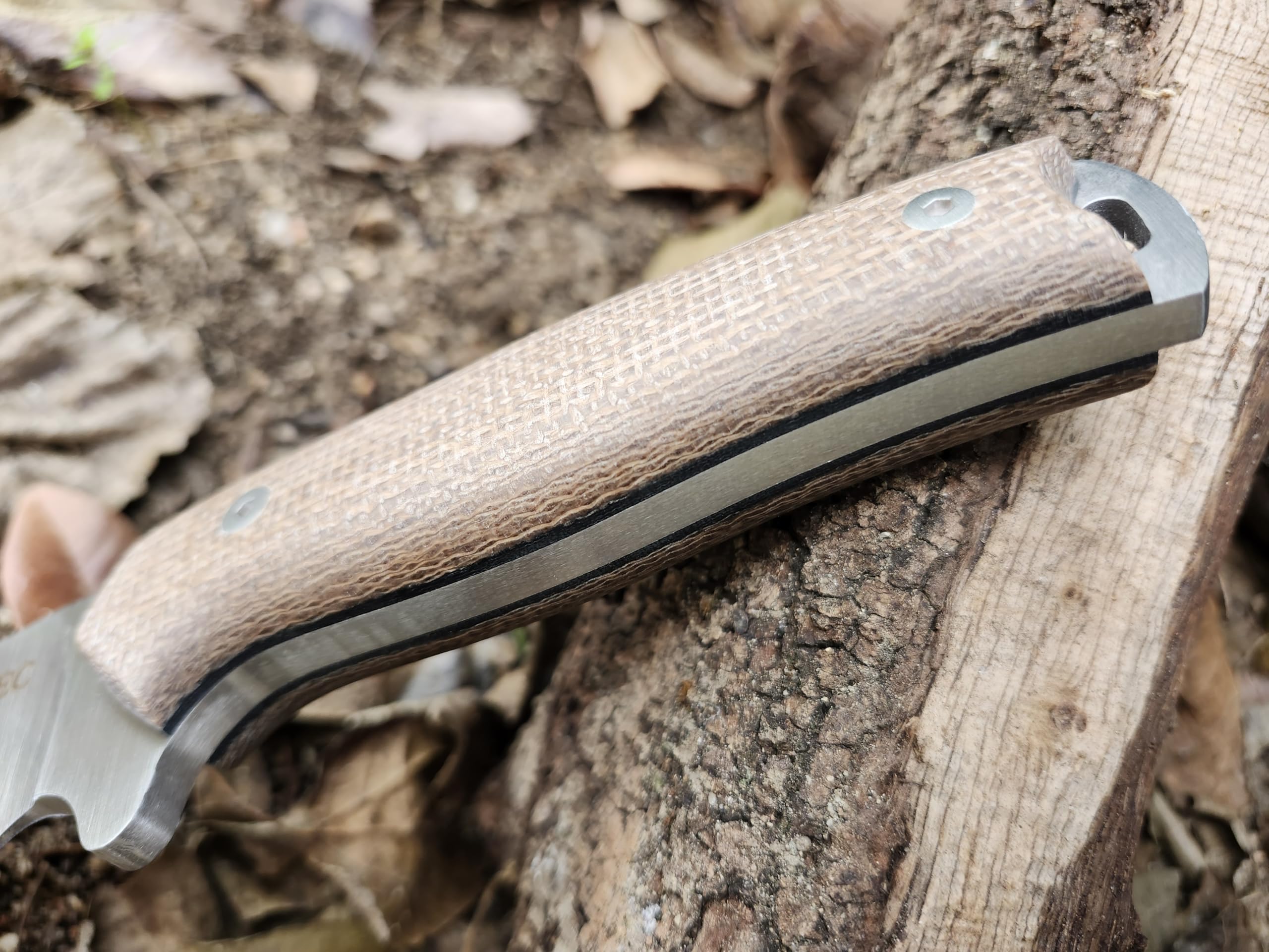 JEO-TEC Nº21 Nóż Bushcraft, nóż do paska na zewnątrz, nóż myśliwski, nóż survivalowy wielofunkcyjny , stałe ostrze, BÖHLER N690C, z naturalna skorzana osłona + krzesiwo + ostrzalka do noży , recznie robiony w Hiszpanii