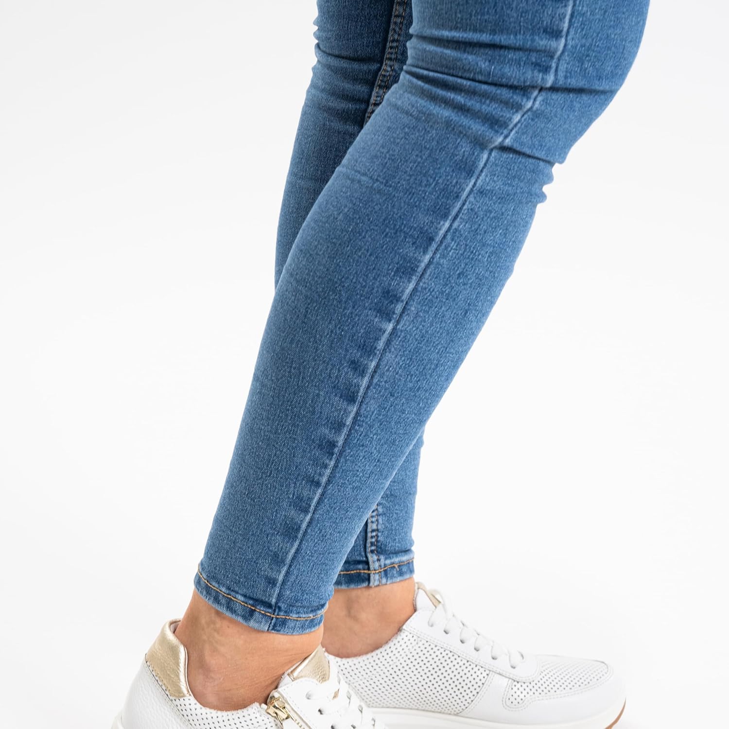 ARA Women's Osaka Trainers