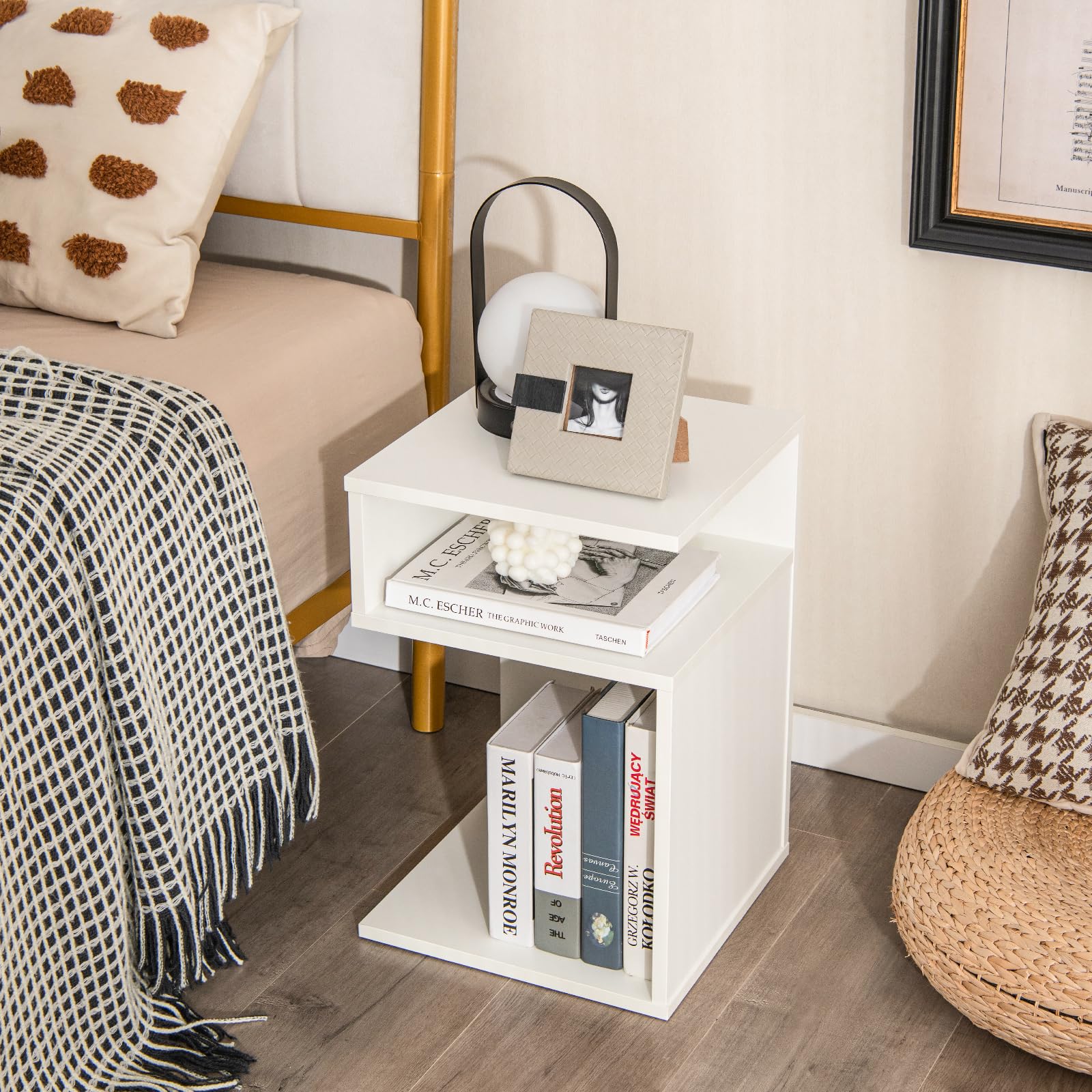 COSTWAY Tavolino Laterale da Salotto a Forma di S per Piccoli Spazi, Tavolino per Divano con 2 Scomparti Aperti, Comodino Moderno per Soggiorno, Camera da Letto e Studio, Bianco (1,Bianco)