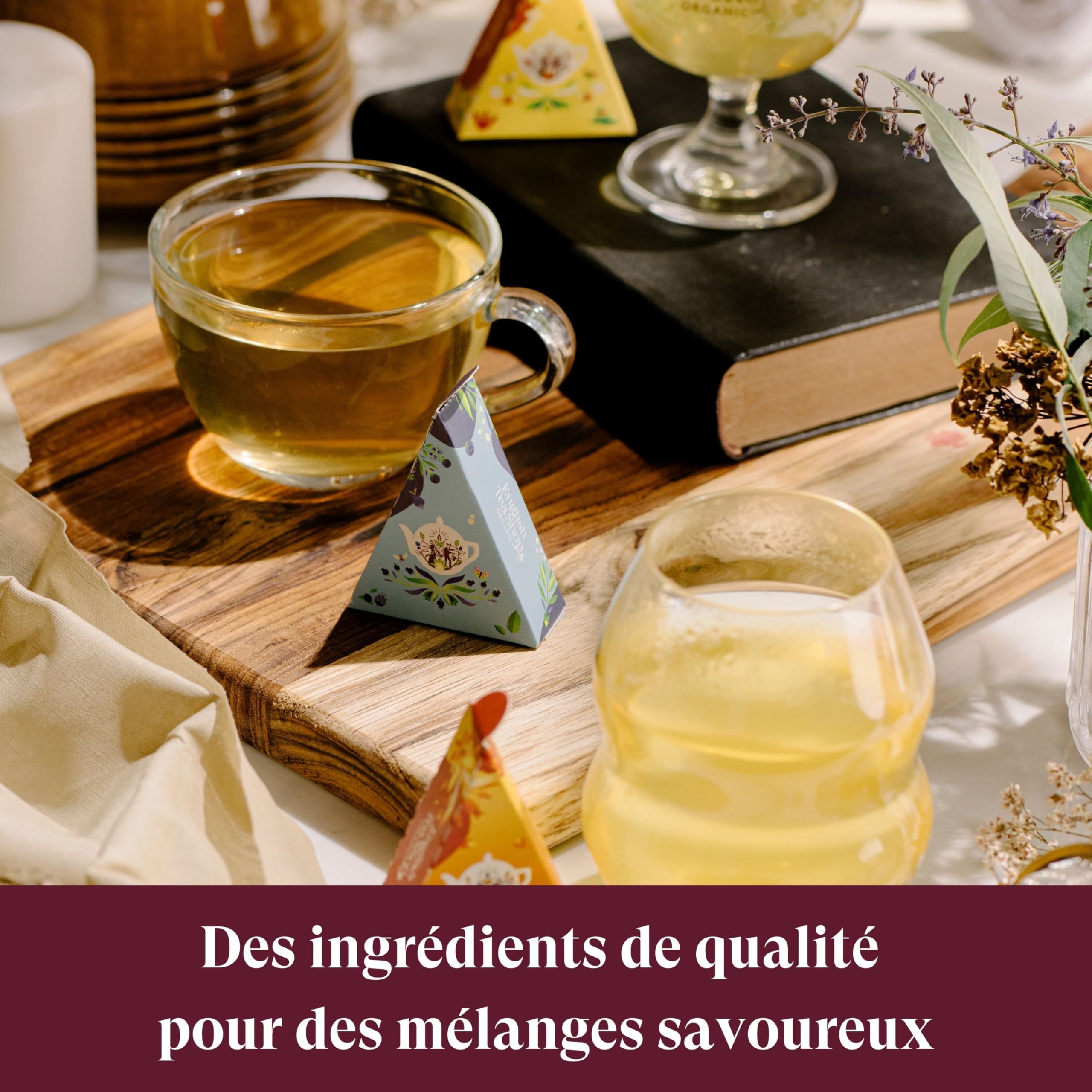 English Tea Shop - Calendrier de l'Avent Thés & Infusions bio Triangle rouge - 25 sachets de thé et infusions à déguster avant Noël - Idée cadeau Noël femme ou homme