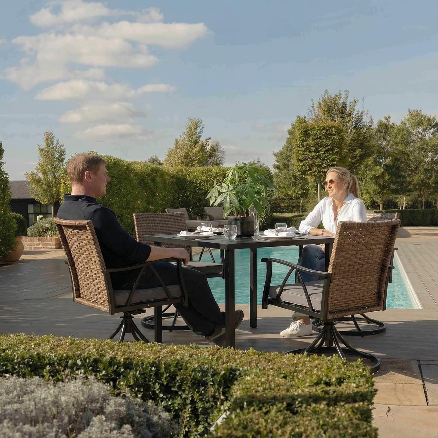 5-Piece Patio Dining Set for 4，Outdoor Dining Set with Wicker Swivel Patio Dining Chairs with Cushions & 1 Black Square Woodgrain Dining Table with 1.75”Market Umbrella Hole, Black & Brown