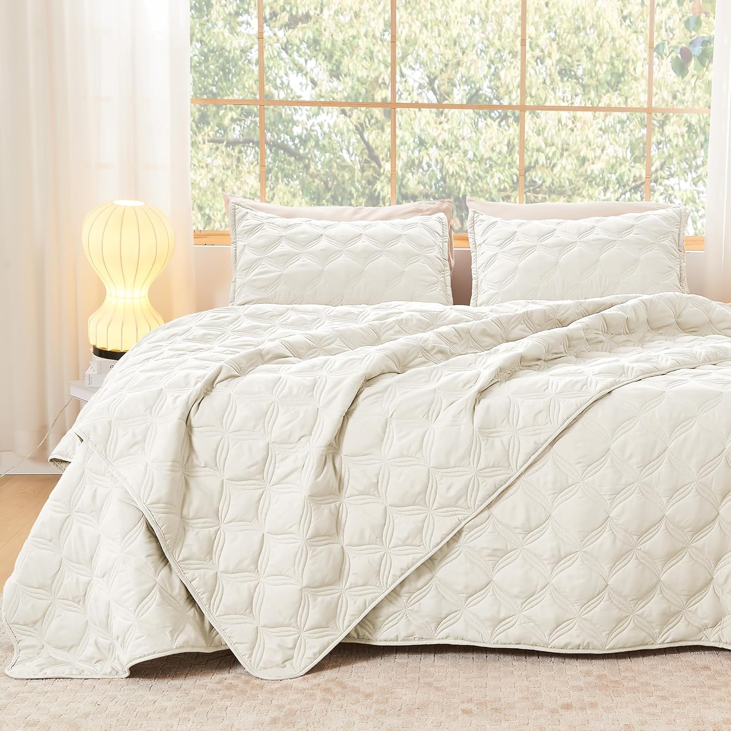 Litanika California King Quilt Bedding Set, Ivory Oversized