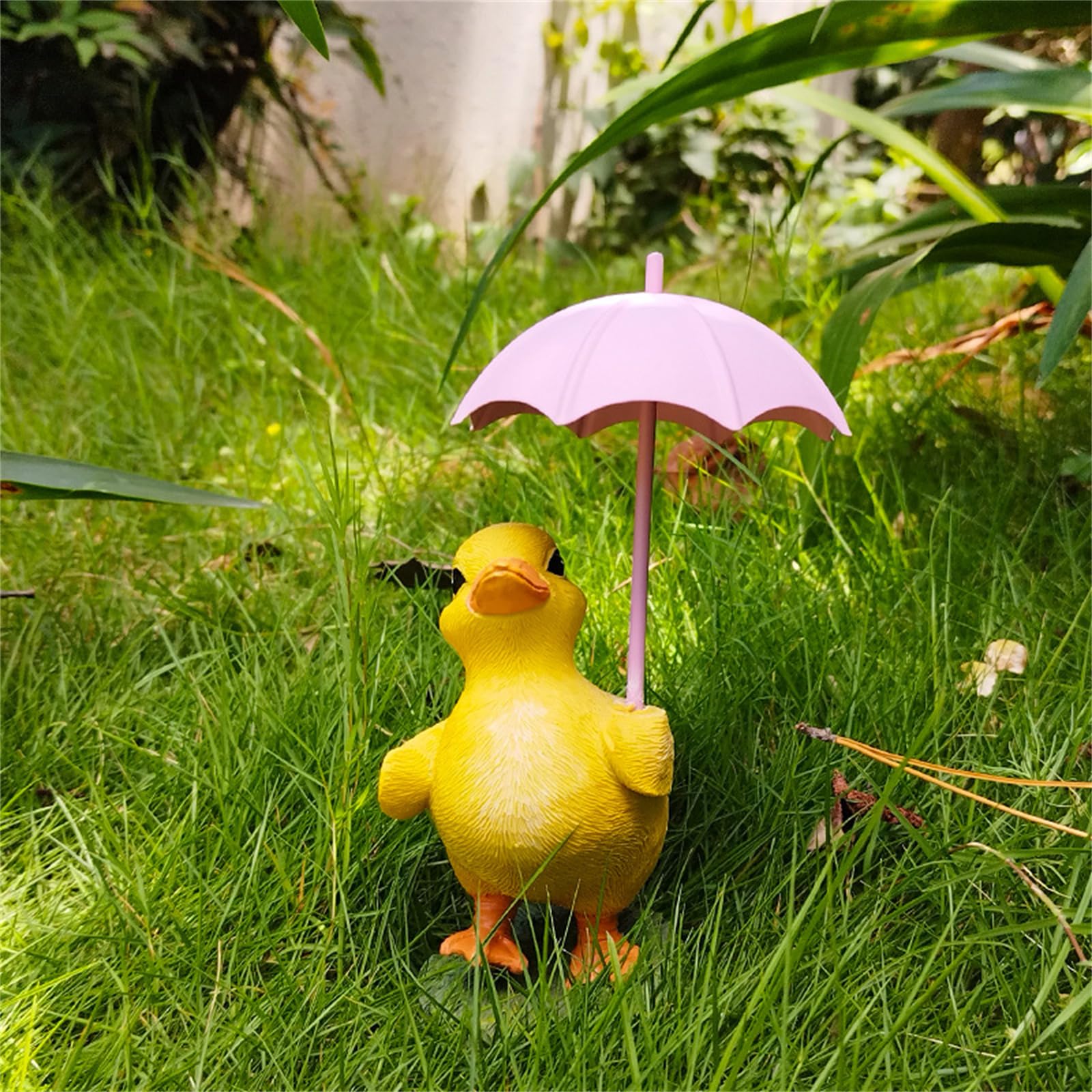 Whimsical Garden Duck Statue,Fairy Garden Figurines Resin Yellow Duck Holding Umbrella for Lawn Ornaments Yard Garden Decoration, Cute Outdoor Duck Statue