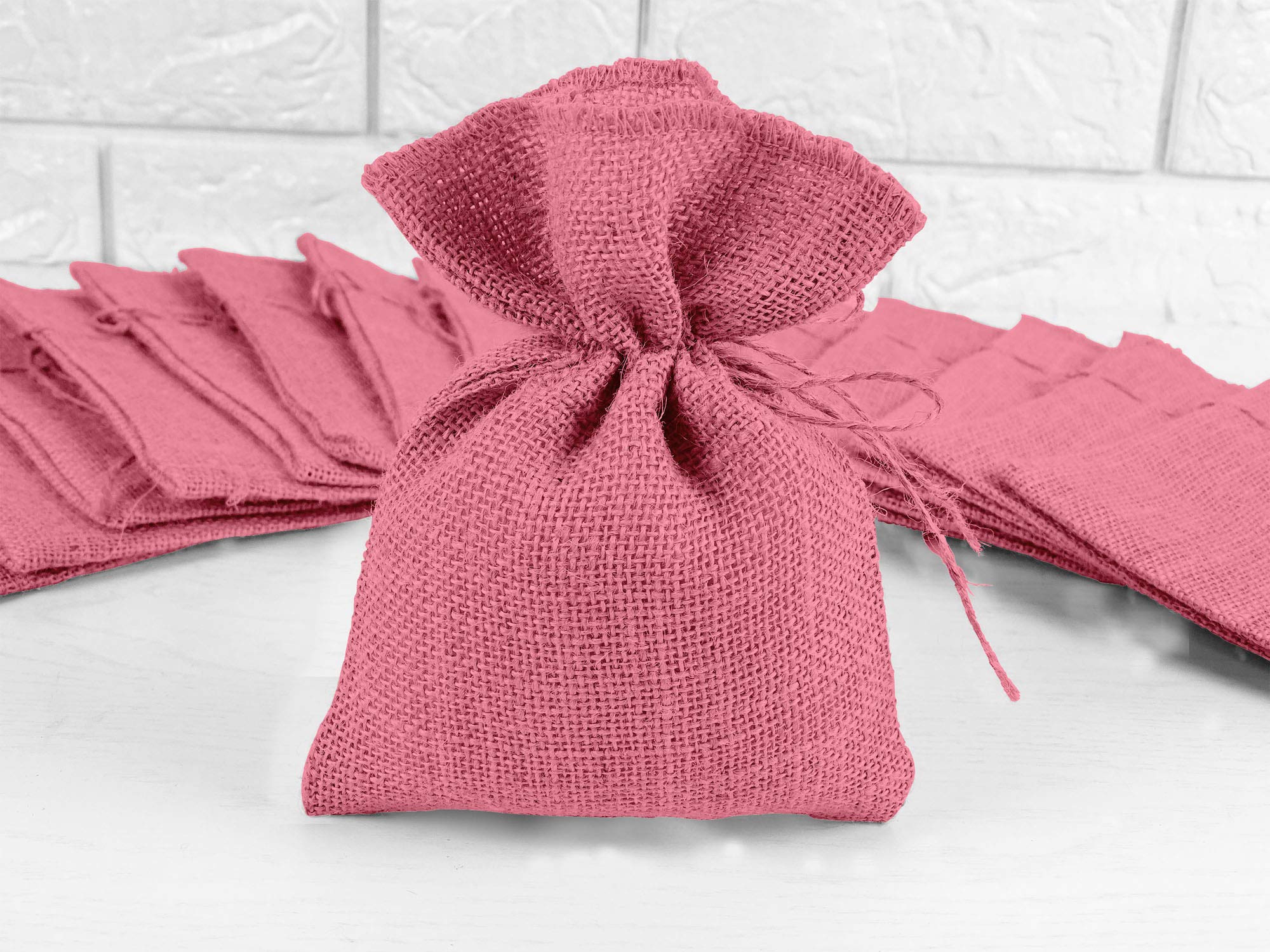 Lot de 30 sacs en toile de jute avec cordon de serrage - 10,2 x 14 cm - Pour mariage, bijoux, bonbons, fêtes, loisirs créatifs (blanc