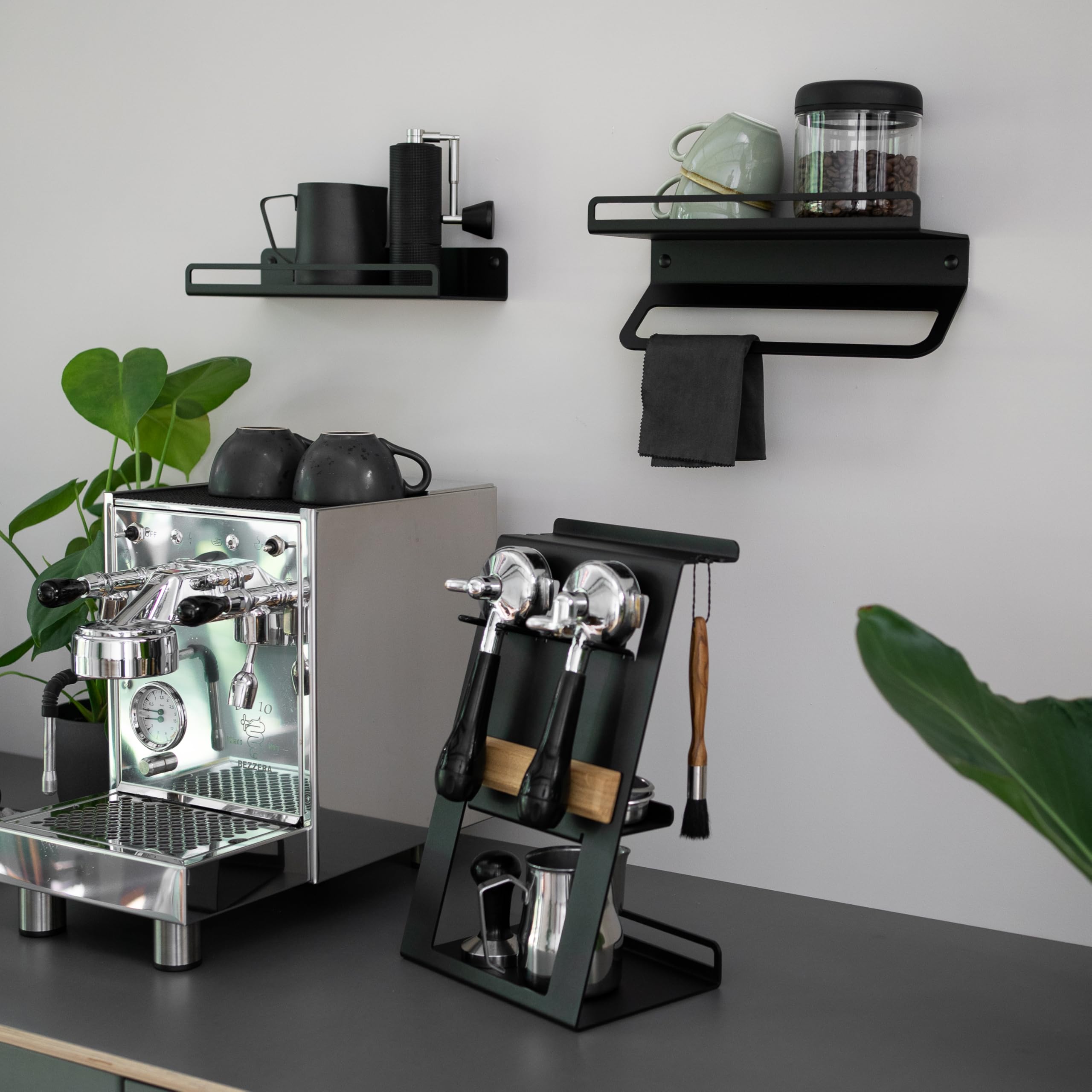FLATE® Barista Rack: Das Regal für Siebträger, Tamper & Baristazubehör
