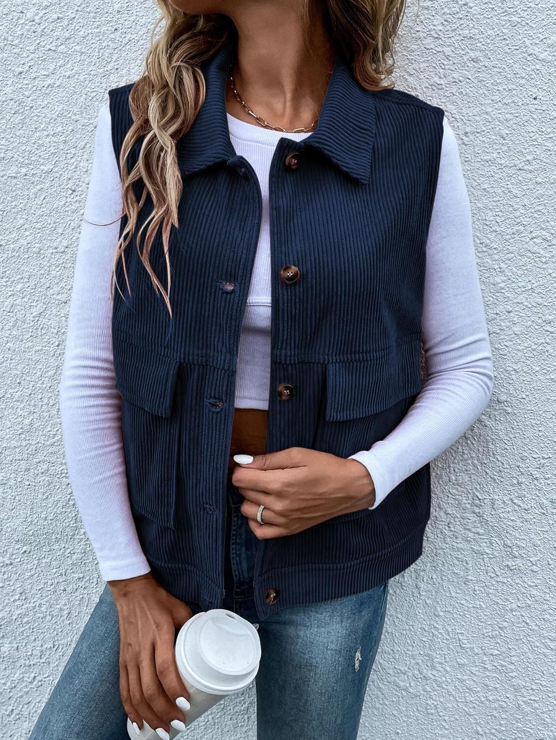 WDIRARA Women's Button Front Sleeveless Collar Corduroy Vest Jacket with Pocket - Image 3