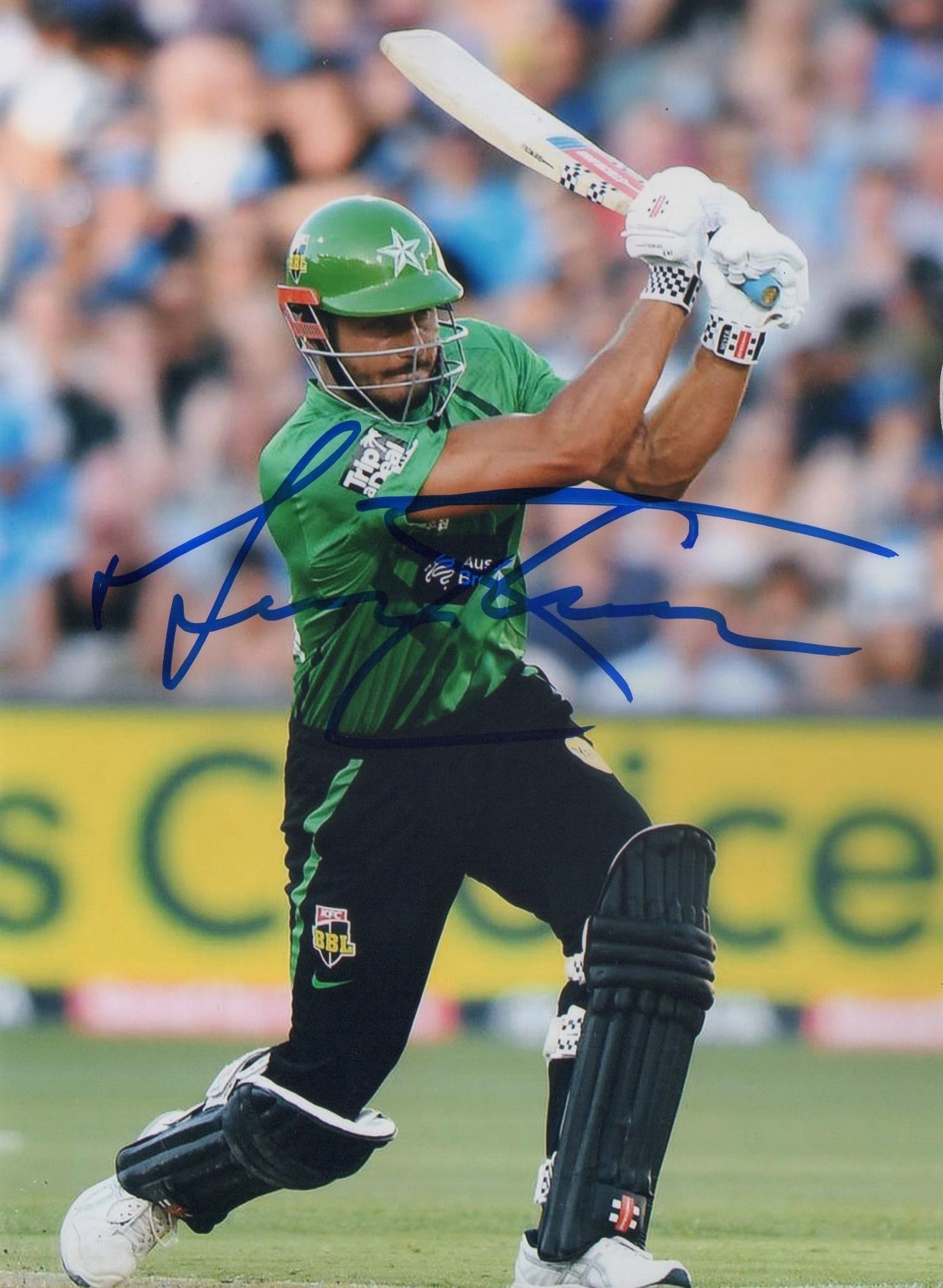 5x7 Inches Original Autographed Photo of Australian Cricketer Marcus Stoinis.-image-39