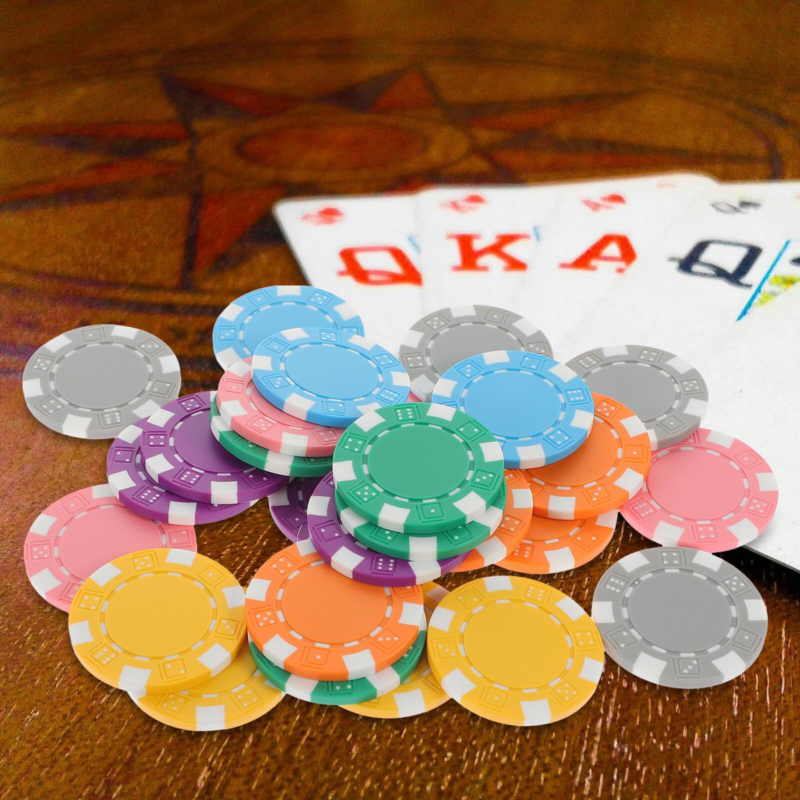 Baluue 28pcs Poker Chips Set Holdem Clay Chips Plastic Round Bingo Chips Colorful Counting Discs for Holdem Gambling Supplies