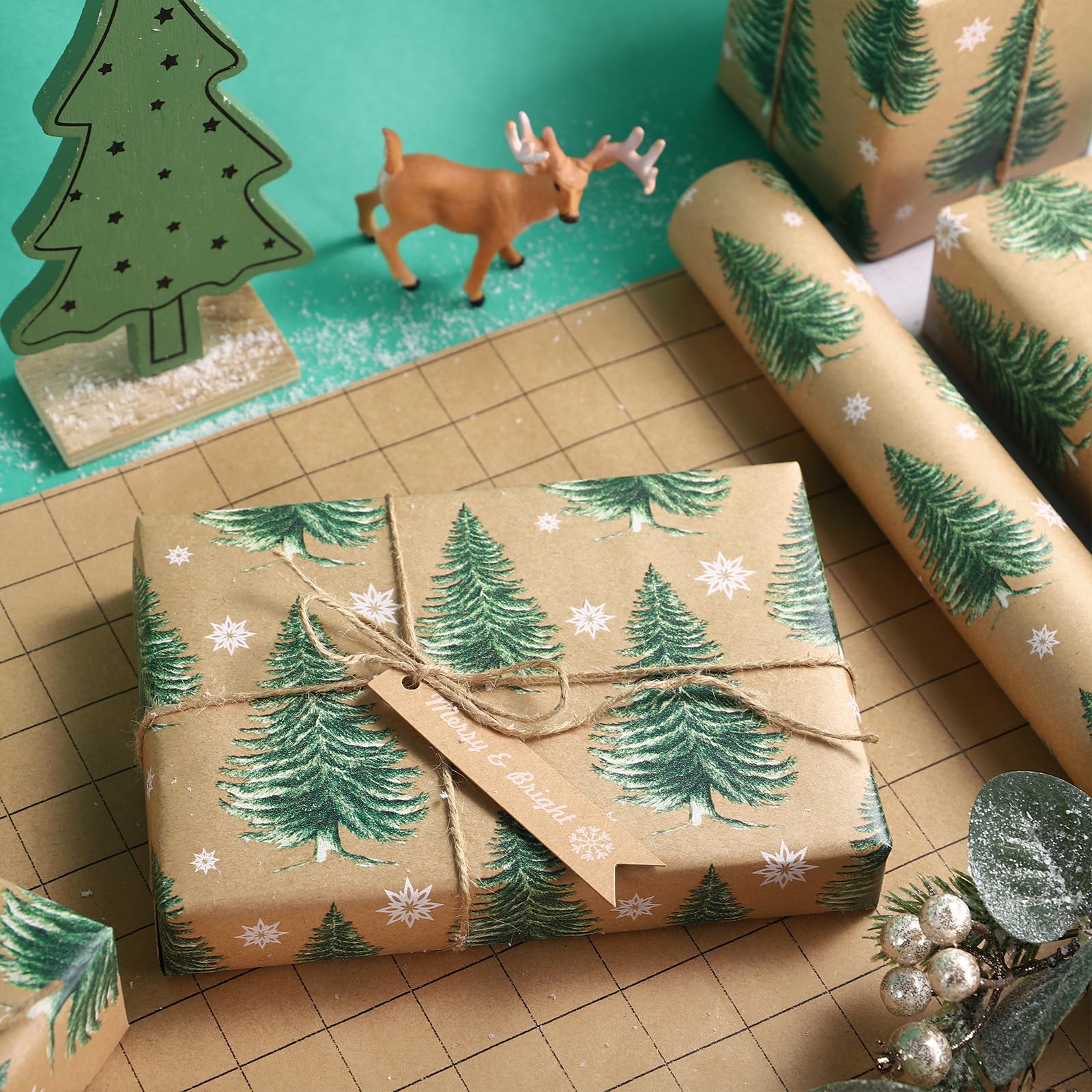 RUSPEPA Carta da regalo natalizia, rotolo di carta kraft, motivo albero di Natale e fiocco di neve, per confezioni regalo festive, 61 cm x 30 m