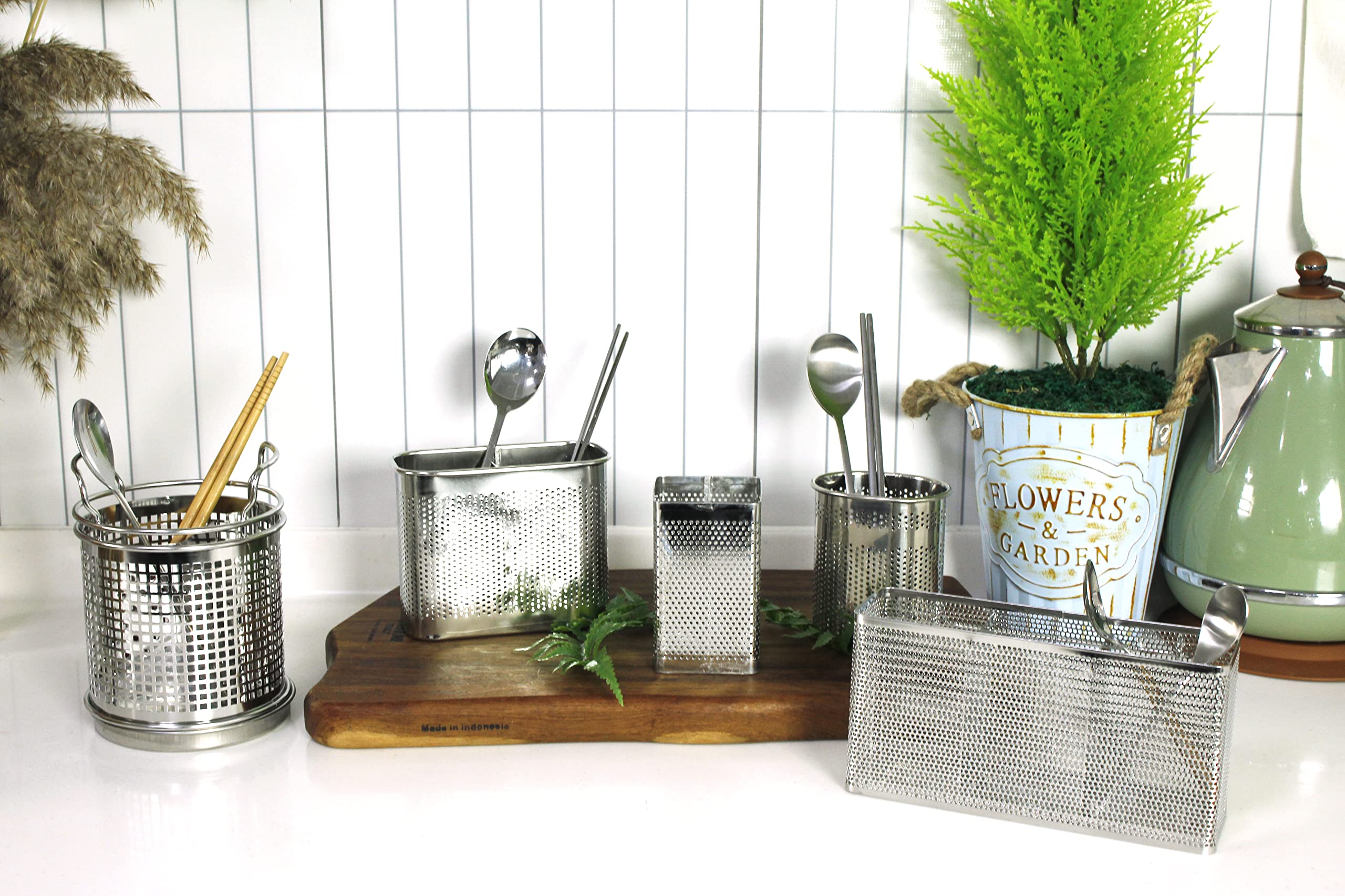 LENITH Soporte perforado para palillos de cocina con ganchos, almacenamiento de acero inoxidable 304 para organizador, apto para lavavajillas (pequeño rectangular)