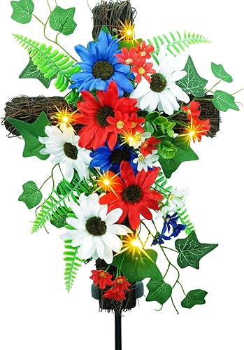YULETIME Estaca de cruz de jardín roja, blanca y azul, funciona con energía solar con luces de hadas, cruz de metal, ratán natural, margaritas rojas