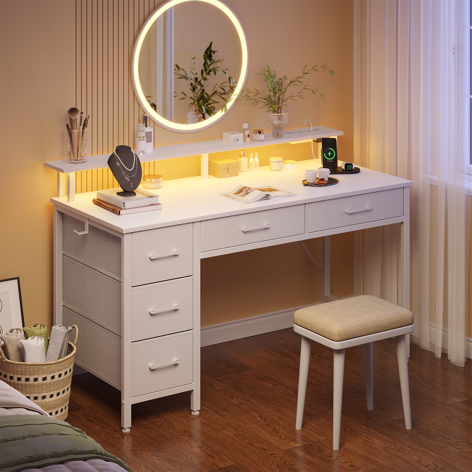 Seventable Computertisch mit Steckdosen & LED-Beleuchtung, 120cm Gaming Schreibtisch mit 5 Schubladen, Gaming Tisch mit Monitorständer, fürs Büro, Arbeitszimmer, Schlafzimmer, Wohnzimmer, Weiß
