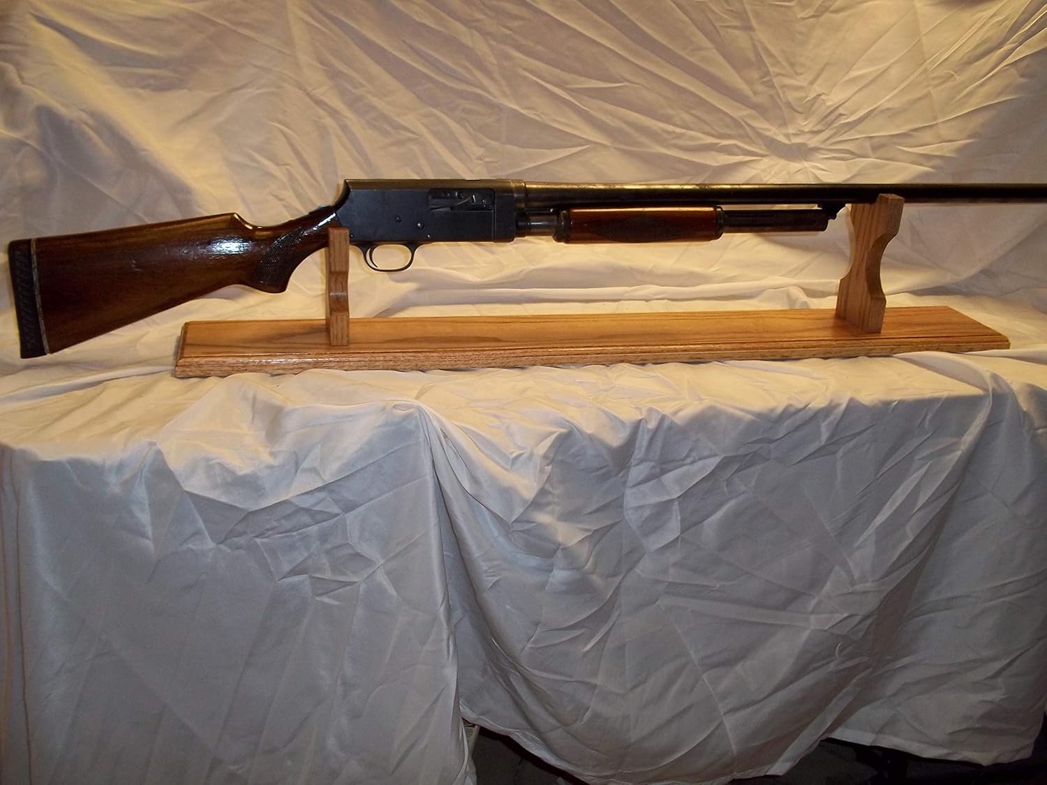 Handmade Beauty Mantle Style Gun Display Rack for Single Barrel Shotgun~ Golden Oak