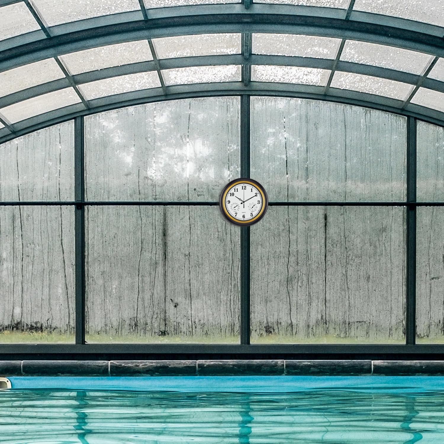 Reloj de pared para exteriores de 18 pulgadas, números arábigos dorados, resistente al agua, ultra silencioso, decoración de jardín