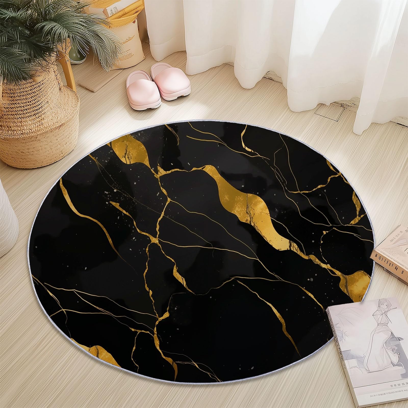 Tapis rond noir et or antidérapant pour sécuriser l'entrée et la salle de bain