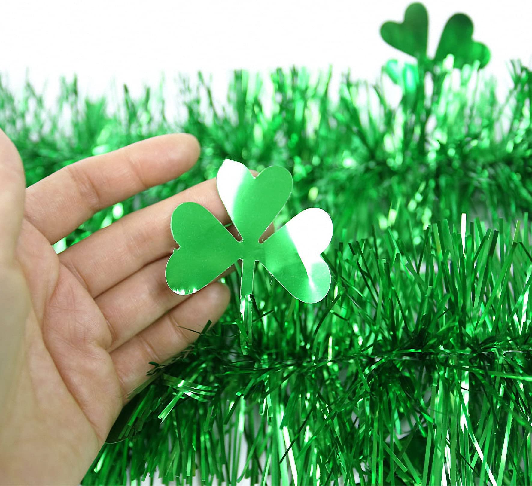 URMAGIC Lot De 4 Guirlandes De Trèfle Vert De 2 M, Pour La Saint-Patrick, Guirlande Métallique De Trèfle, Guirlande De Trèfle Irlandais Brillant