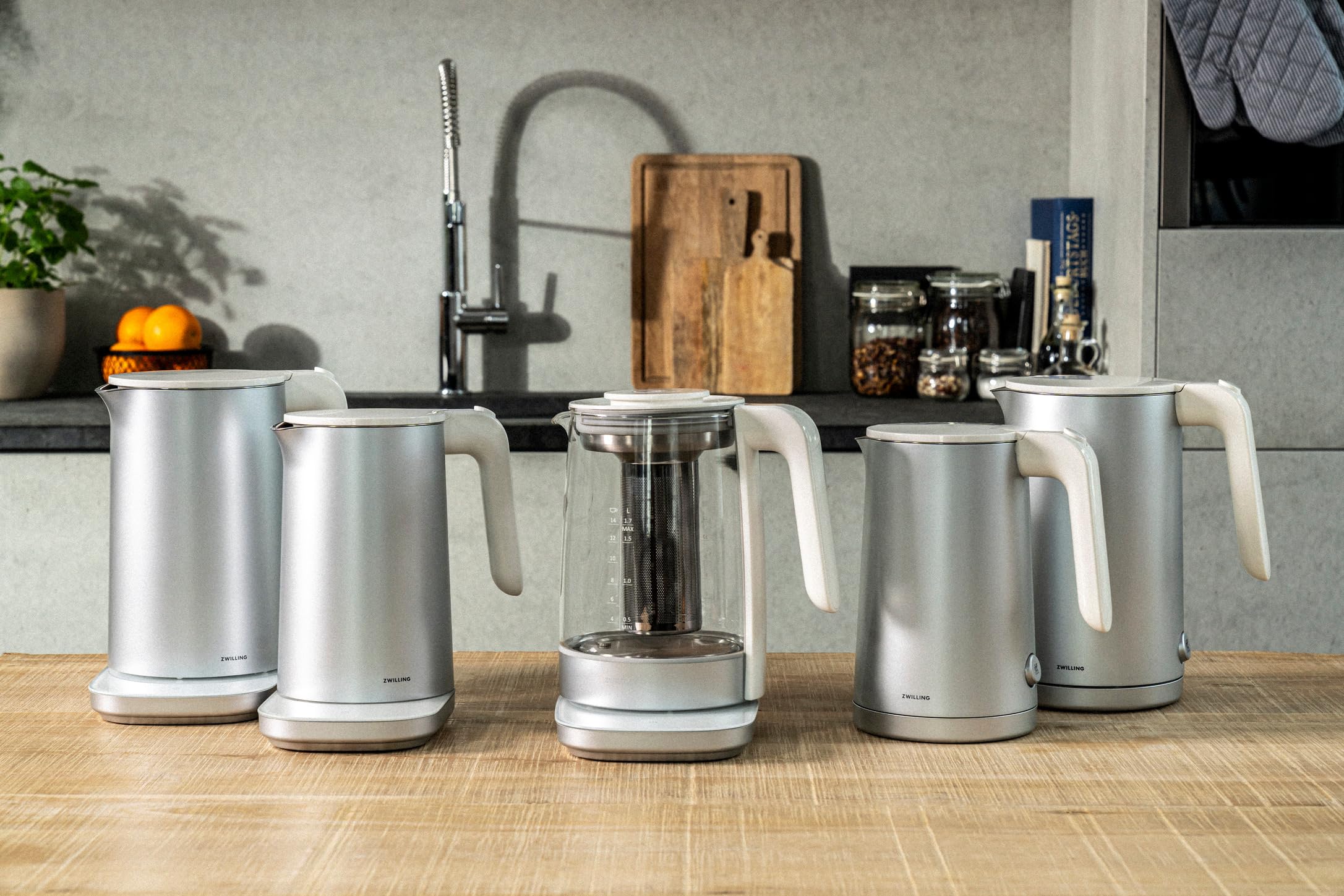 ZWILLING ENFINIGY Wasserkocher Pro mit 6 Temperatureinstellungen, Warmhaltefunktion, Edelstahl-Behälter, 1850 Watt, 1 Liter, Silber