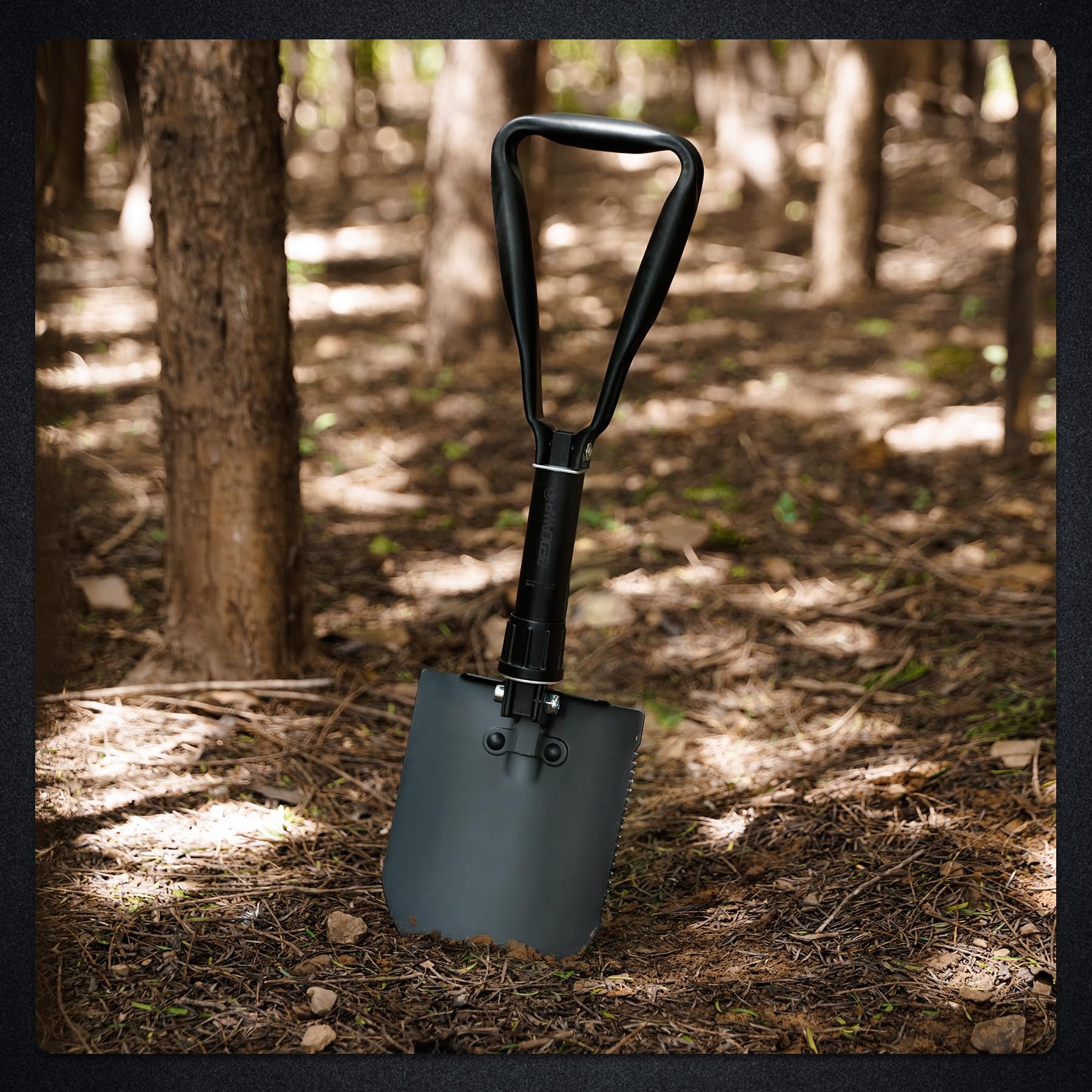 REDCAMP Pelle de camping pliante de survie de 58,4 cm avec housse, pelle robuste en acier au manganèse, outil d'enfoncement tactique avec poignée à trois volets, noire, 1,4 kg