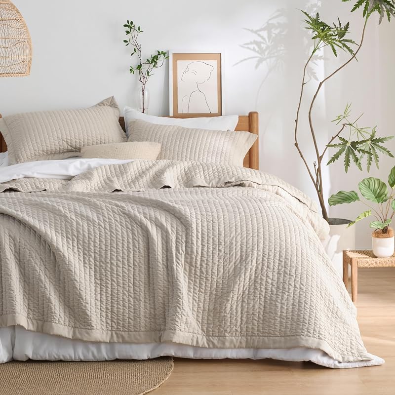 Bedsure California King Quilt Set - Striped Comforter, Oversized King Comforter Set 3-Piece Lightweight Coverlet Bedspread with 2 Shams, Soft Microfiber All-Season (111" x 106")