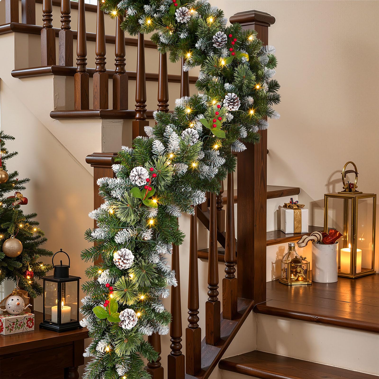 Girocandela natalizio con bacche e pigne decorative per decorazioni am