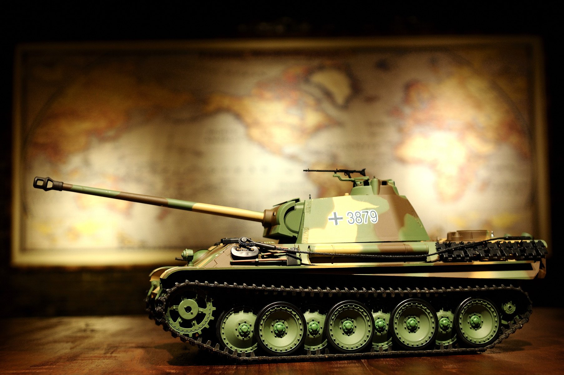 ES-Toys Panzer ferngesteuert mit Schußfunktion Panther G Heng Long 1:16 mit Rauch&Sound und Stahlgetriebe - 2,4Ghz -V 6.0