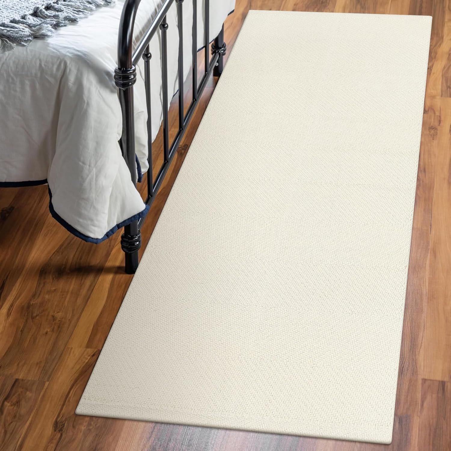 LEEVAN Washable Runner Rugs 2'x5', White Hallway Runner Rug, Hand-Woven Reversible Entryway Rug, Modern Bedroom Farmhouse Bathroom Rugs, Soft Laundry Room Carpet, Long Carpet Sink Foyer