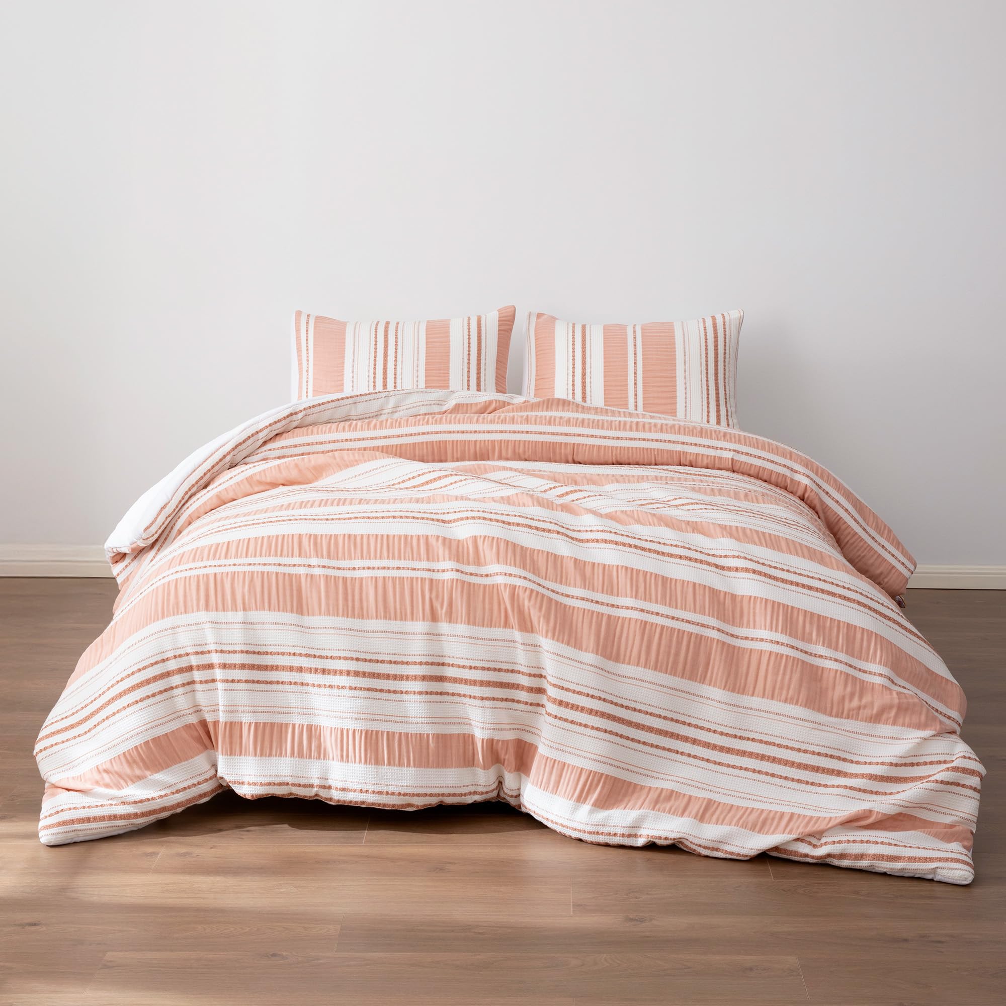 Amazon Basics 3-Piece Jacquard Microfiber Comforter and Pillow Sham Set, All-Season Bedding Set, Pink Striped, Queen