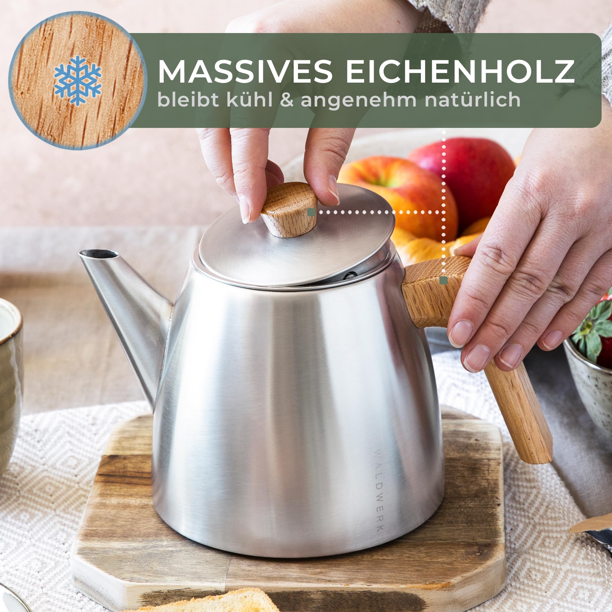 WALDWERK Teekanne mit Siebeinsatz - Doppelwandige Teekanne 304 Edelstahl - Teebereiter mit Eichenholzgriffen - 100% Tropffrei