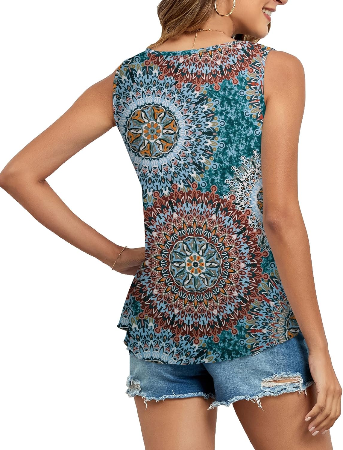 Die perfekten Sommer-Basic: Damen Tank Tops im Test!