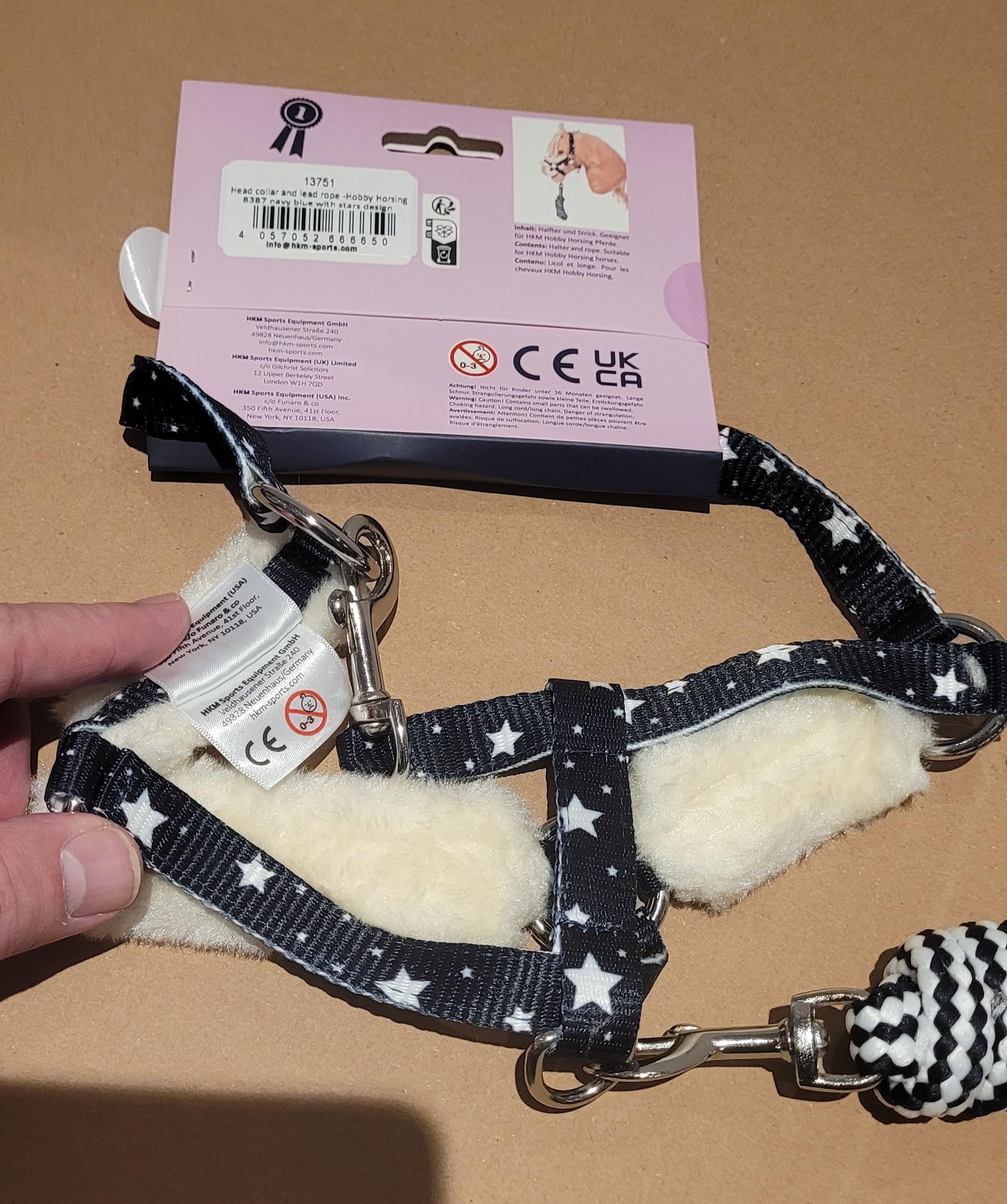 Holly & Claire HKM Hobby Horse Clara – Steckenpferd in Grau mit Halfter & Führstrick Navy Sterne | Realistisches Hobby Horse für Kinder ab 3 Jahren | ca. 40 cm Stablänge