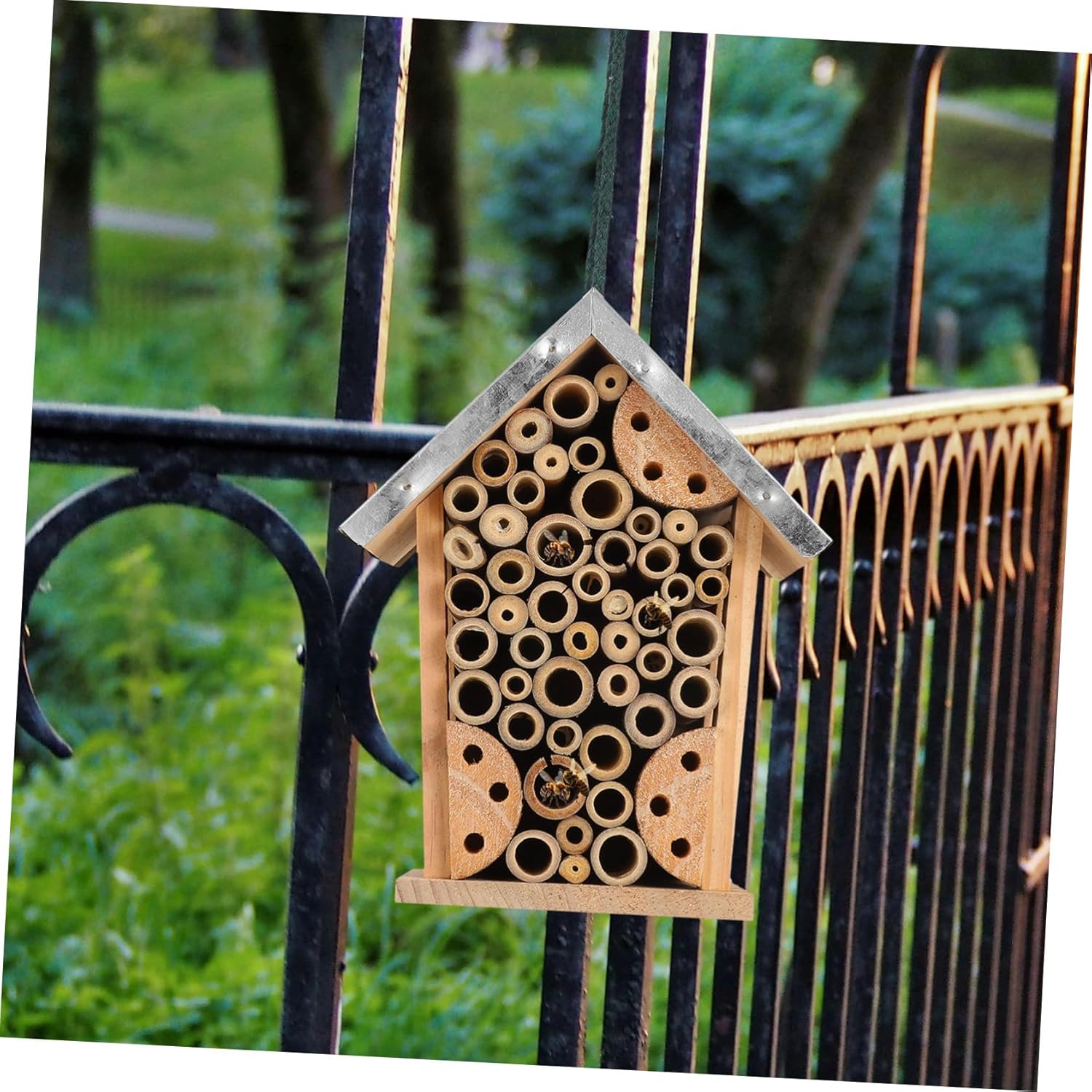 Wooden Bee and Butterfly House Bee Shelter Garden Decor Hive Insect Hotel for Outdoor