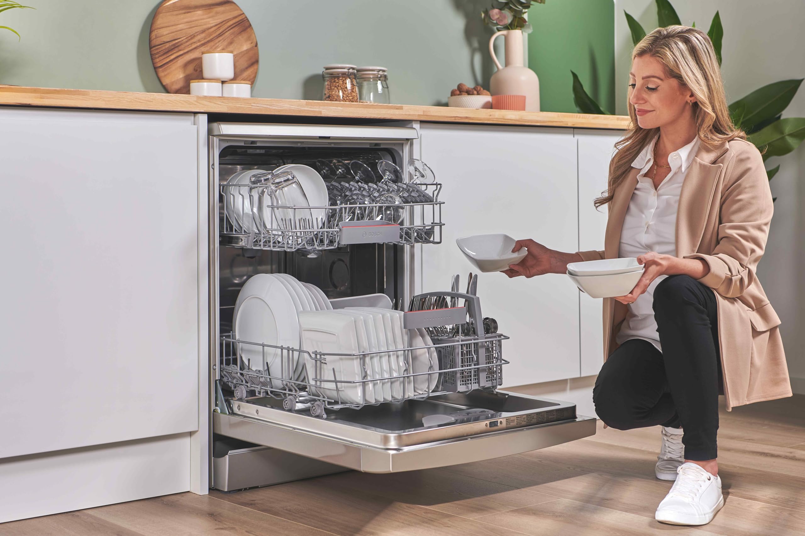 Bosch SMS4EKI06G Series 4, Free-Standing Dishwasher 60 cm, B Energy Rated, 13 Place Settings, 9 Litre, ExtraDry, Silence Plus 42dB Quiet,Rackmatic Adjustable Basket, Silver Inox — view 10