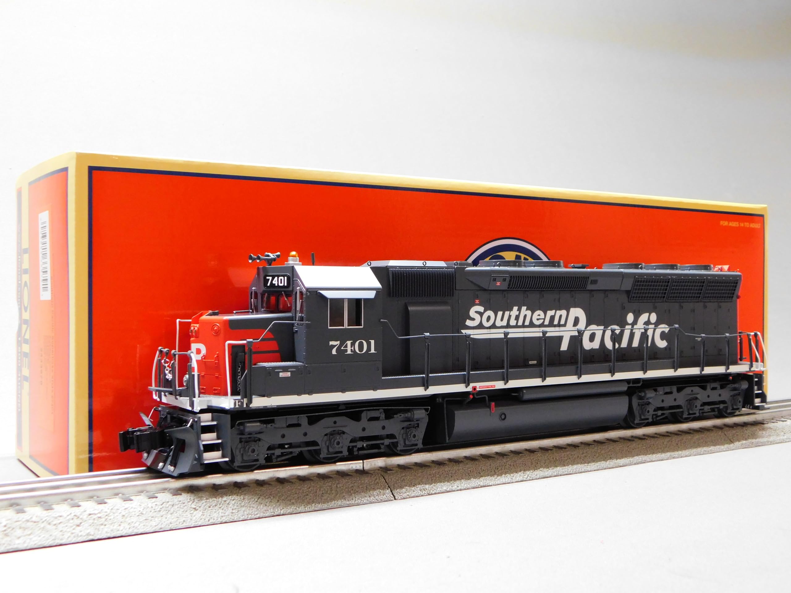 LIONEL Southern Pacific SP SUPERBASS SD45 Diesel Engine Non-Powered O Gauge 2433579