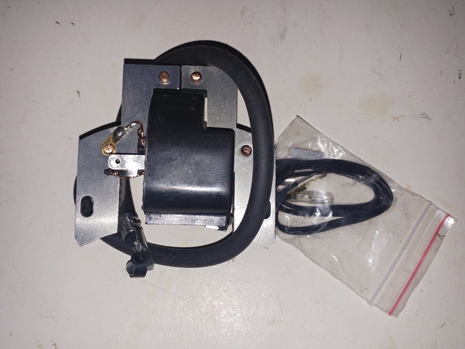 Replacement ignition coil for BRIGGS & STRATTON 2Hp 3Hp 3.5Hp 4Hp 398593 496914